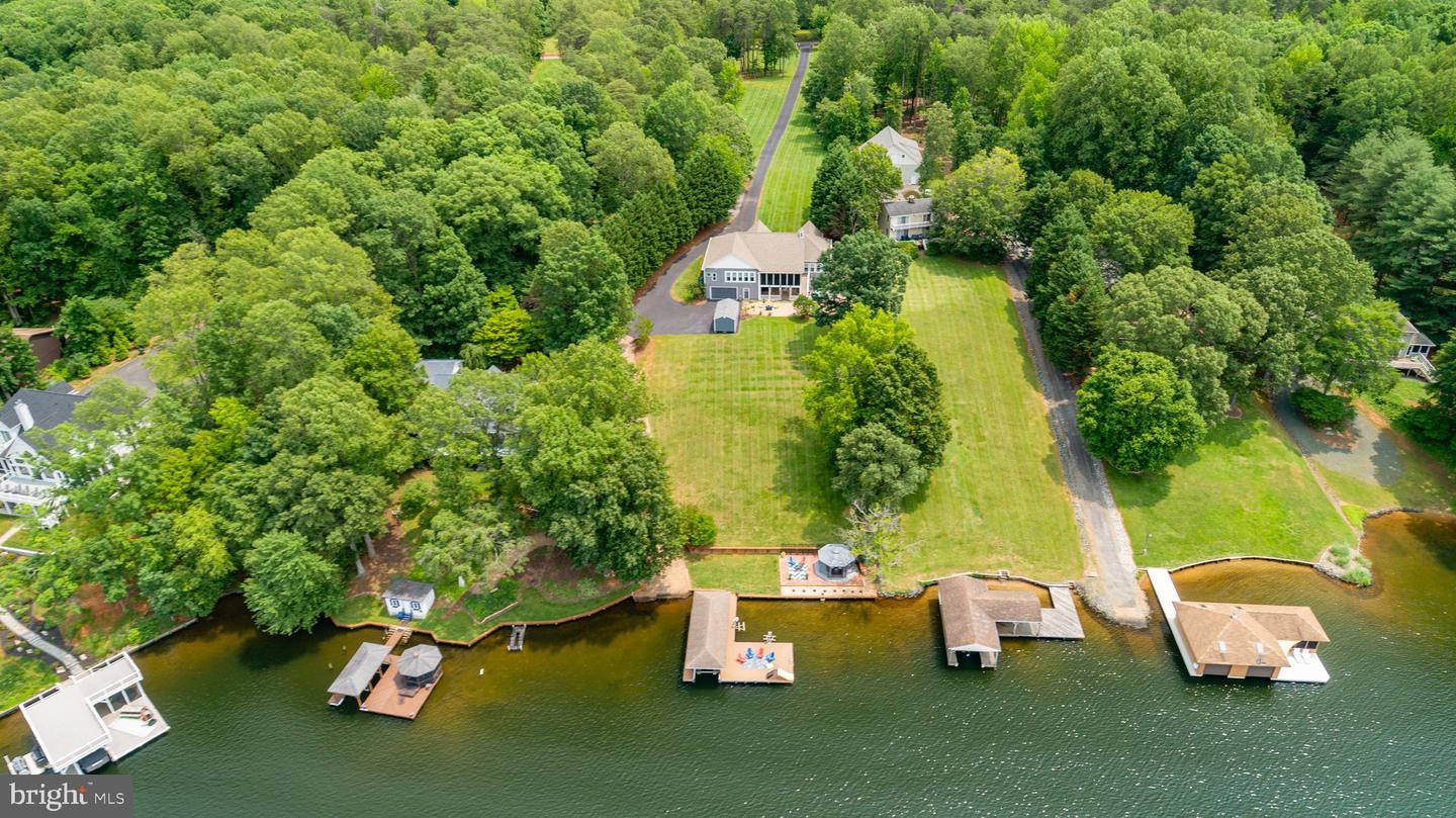 565 BUSBEES POINT RD, BUMPASS, Virginia 23024, 5 Bedrooms Bedrooms, 15 Rooms Rooms,3 BathroomsBathrooms,Residential,For sale,565 BUSBEES POINT RD,VALA2007950 MLS # VALA2007950
