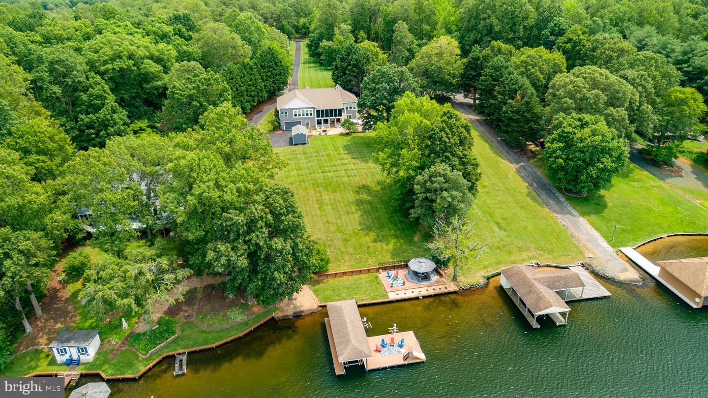 565 BUSBEES POINT RD, BUMPASS, Virginia 23024, 5 Bedrooms Bedrooms, 15 Rooms Rooms,3 BathroomsBathrooms,Residential,For sale,565 BUSBEES POINT RD,VALA2007950 MLS # VALA2007950