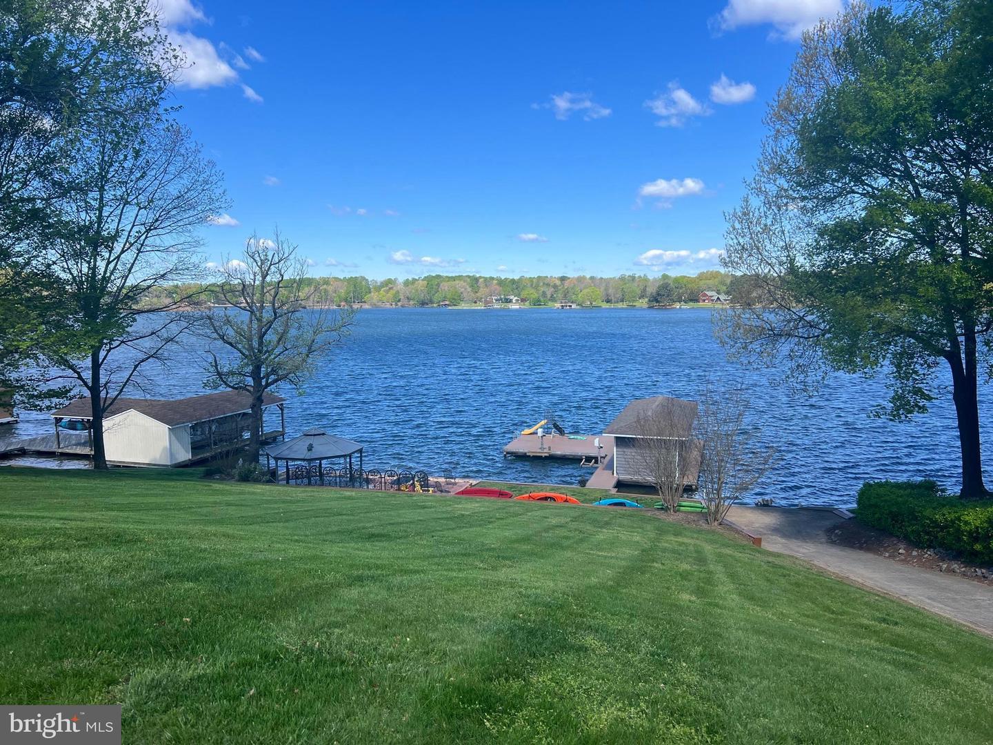 565 BUSBEES POINT RD, BUMPASS, Virginia 23024, 5 Bedrooms Bedrooms, 15 Rooms Rooms,3 BathroomsBathrooms,Residential,For sale,565 BUSBEES POINT RD,VALA2007950 MLS # VALA2007950