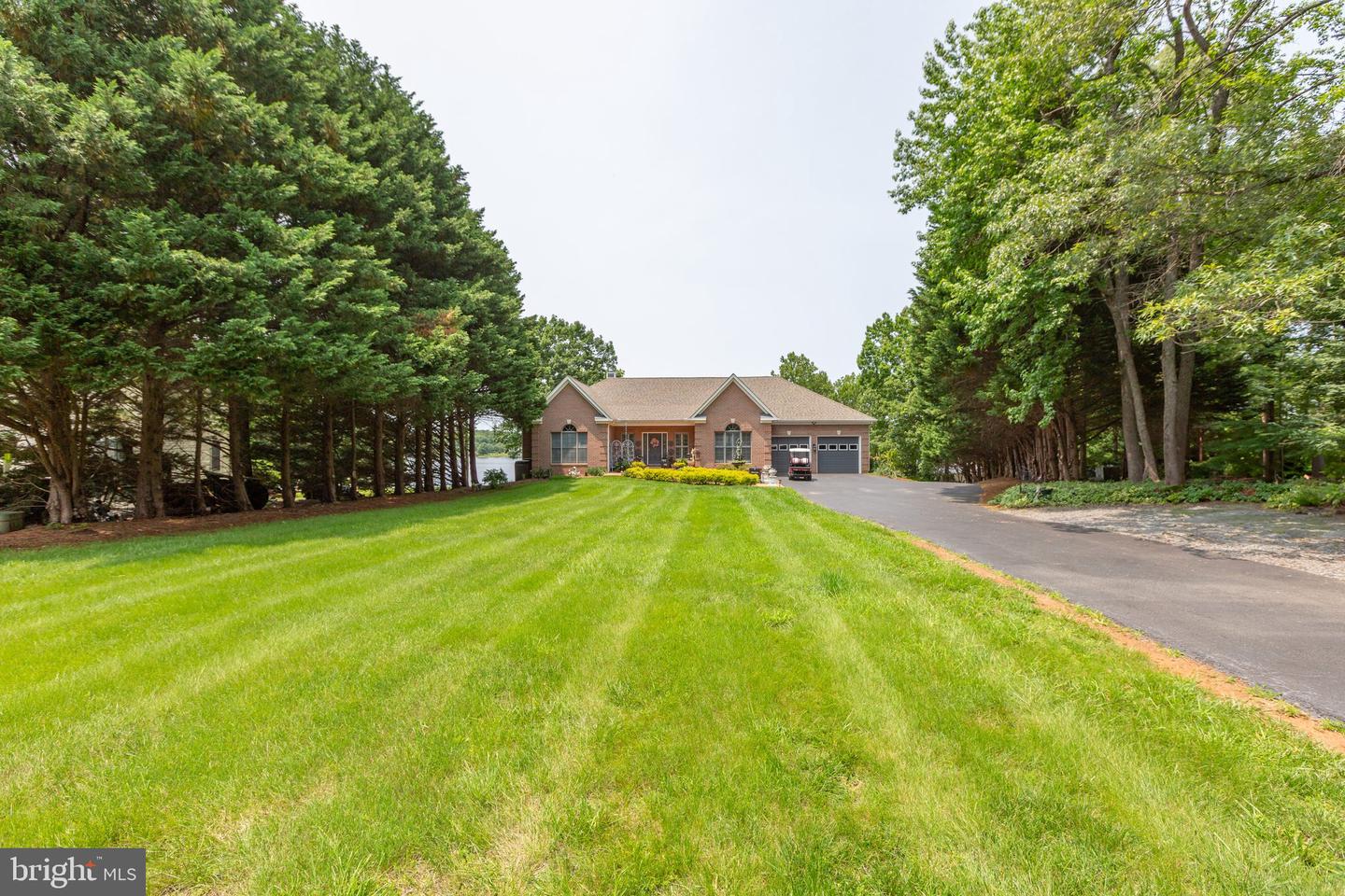 565 BUSBEES POINT RD, BUMPASS, Virginia 23024, 5 Bedrooms Bedrooms, 15 Rooms Rooms,3 BathroomsBathrooms,Residential,For sale,565 BUSBEES POINT RD,VALA2007950 MLS # VALA2007950
