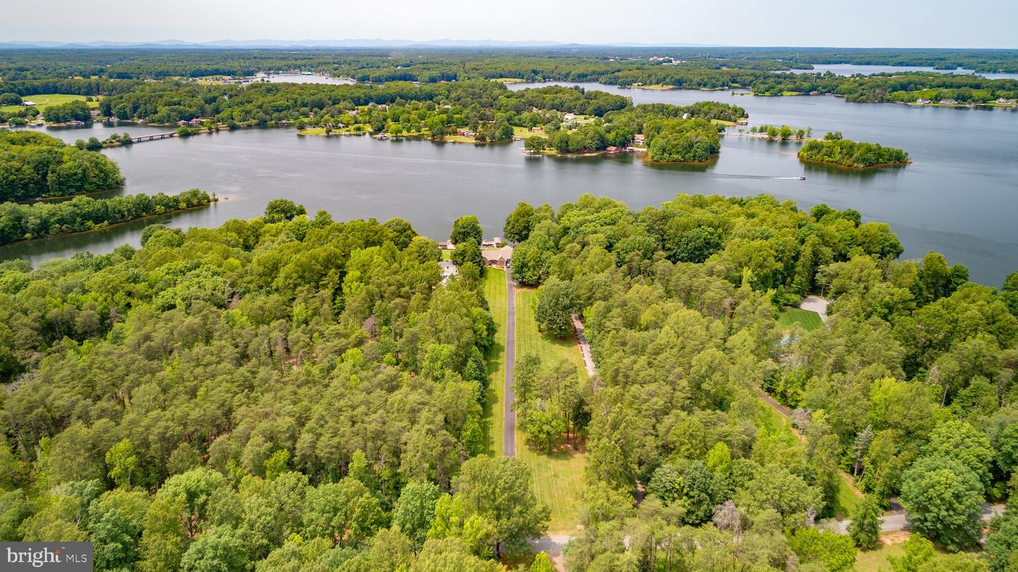 565 BUSBEES POINT RD, BUMPASS, Virginia 23024, 5 Bedrooms Bedrooms, 15 Rooms Rooms,3 BathroomsBathrooms,Residential,For sale,565 BUSBEES POINT RD,VALA2007950 MLS # VALA2007950