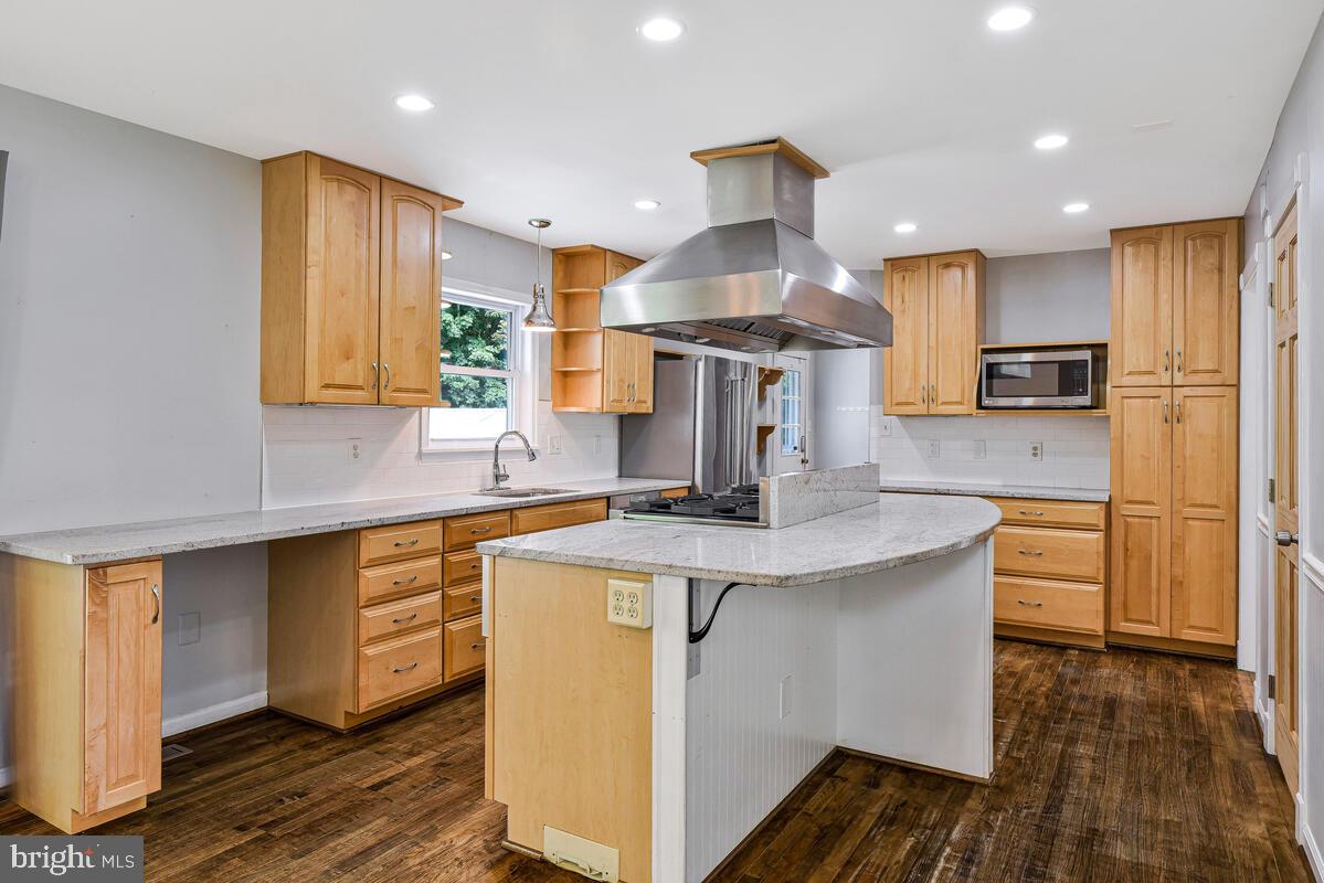 3910 QUISENBERRY DR, ALEXANDRIA, Virginia 22309, 4 Bedrooms Bedrooms, ,4 BathroomsBathrooms,Residential,For sale,3910 QUISENBERRY DR,VAFX2244402 MLS # VAFX2244402