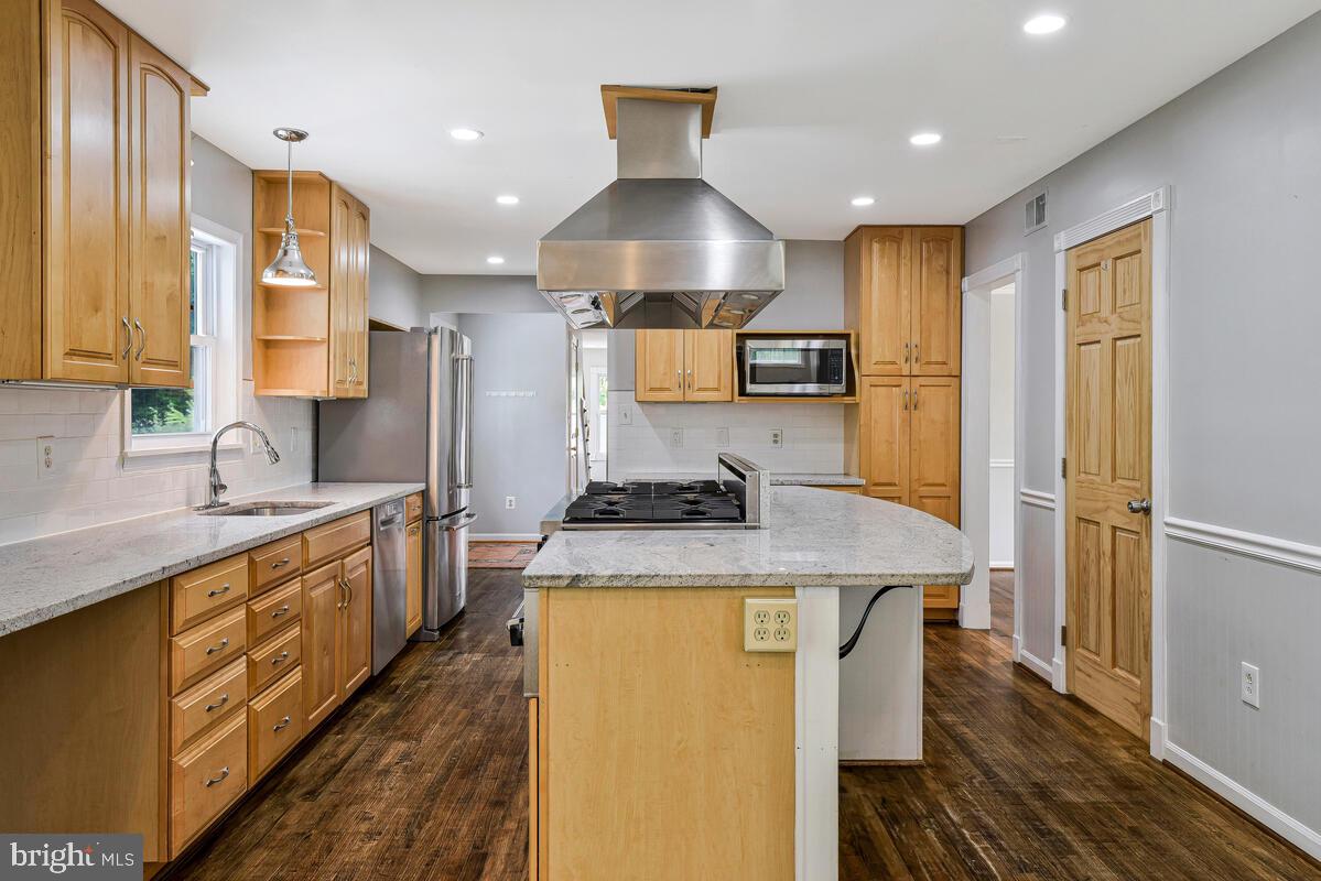 3910 QUISENBERRY DR, ALEXANDRIA, Virginia 22309, 4 Bedrooms Bedrooms, ,4 BathroomsBathrooms,Residential,For sale,3910 QUISENBERRY DR,VAFX2244402 MLS # VAFX2244402