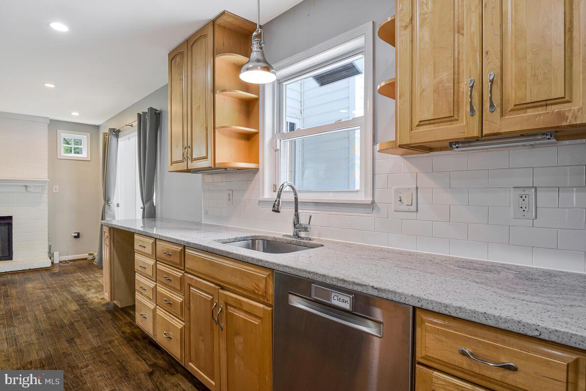 3910 QUISENBERRY DR, ALEXANDRIA, Virginia 22309, 4 Bedrooms Bedrooms, ,4 BathroomsBathrooms,Residential,For sale,3910 QUISENBERRY DR,VAFX2244402 MLS # VAFX2244402
