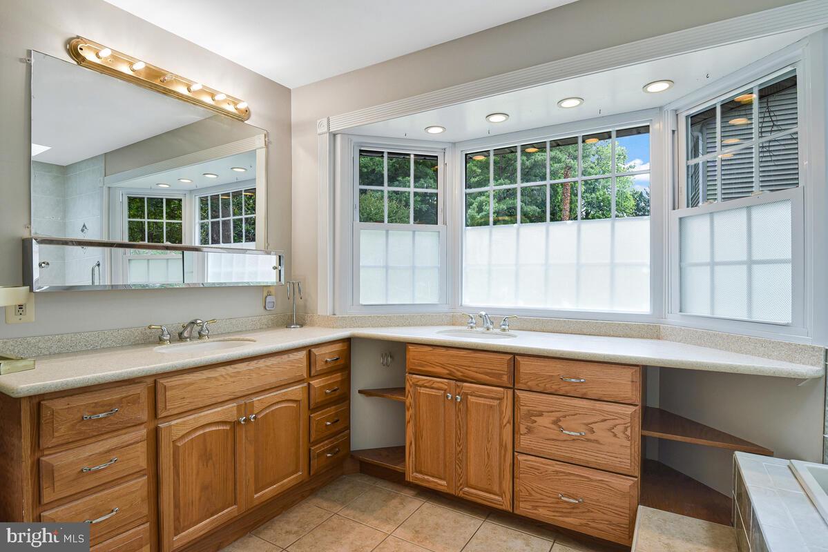 3910 QUISENBERRY DR, ALEXANDRIA, Virginia 22309, 4 Bedrooms Bedrooms, ,4 BathroomsBathrooms,Residential,For sale,3910 QUISENBERRY DR,VAFX2244402 MLS # VAFX2244402