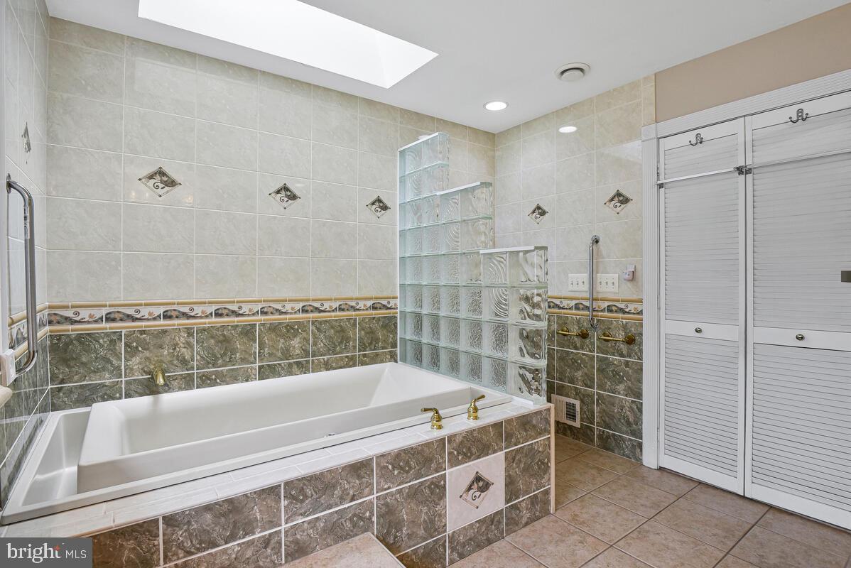 3910 QUISENBERRY DR, ALEXANDRIA, Virginia 22309, 4 Bedrooms Bedrooms, ,4 BathroomsBathrooms,Residential,For sale,3910 QUISENBERRY DR,VAFX2244402 MLS # VAFX2244402