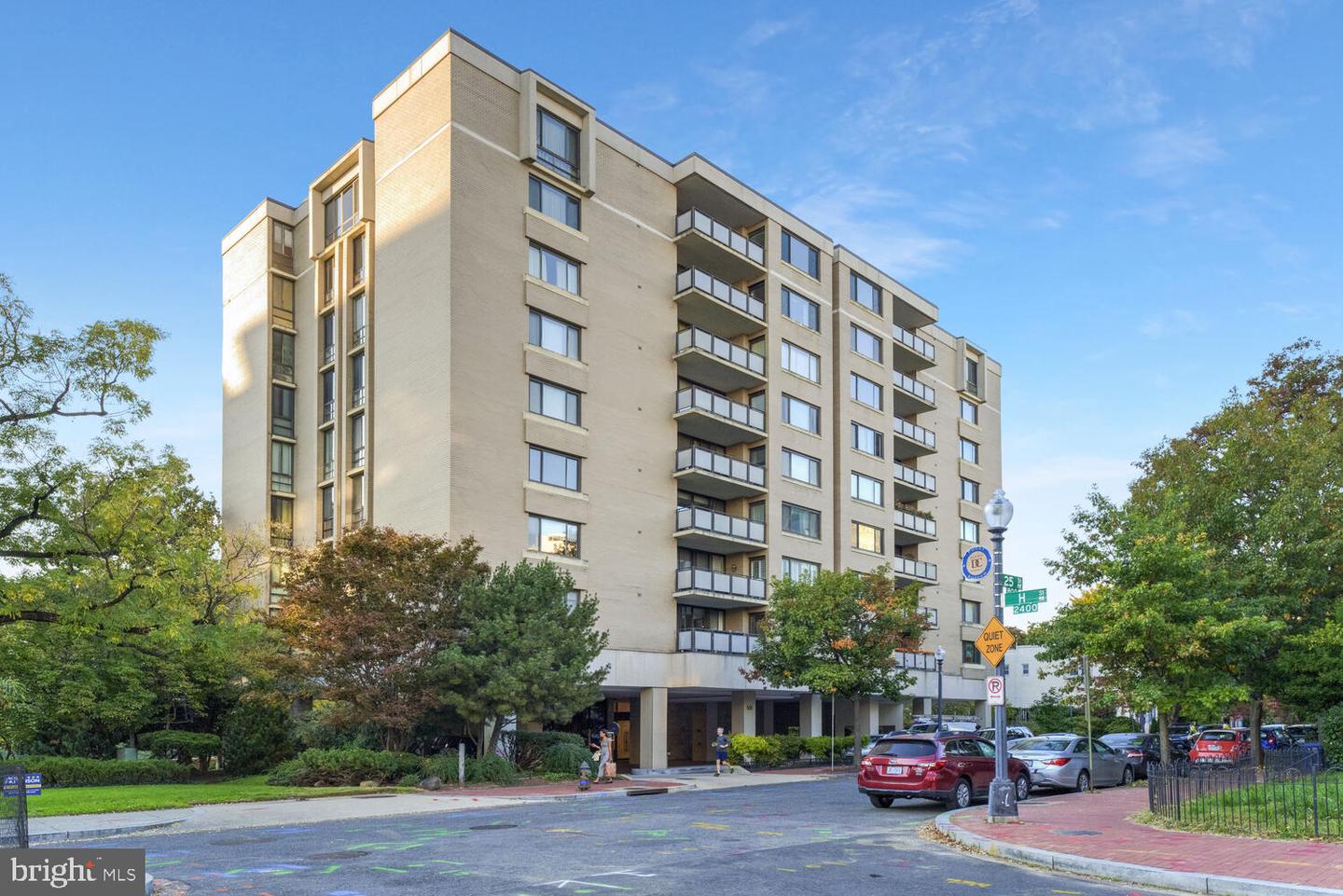 800 25TH ST NW #801, WASHINGTON, District Of Columbia 20037, 2 Bedrooms Bedrooms, ,2 BathroomsBathrooms,Residential,For sale,800 25TH ST NW #801,DCDC2203314 MLS # DCDC2203314