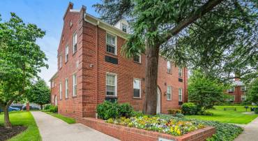 715 S WASHINGTON ST #A-13, ALEXANDRIA, Virginia 22314, 1 Bedroom Bedrooms, 4 Rooms Rooms,1 BathroomBathrooms,Residential,For sale,715 S WASHINGTON ST #A-13,VAAX2045918 MLS # VAAX2045918