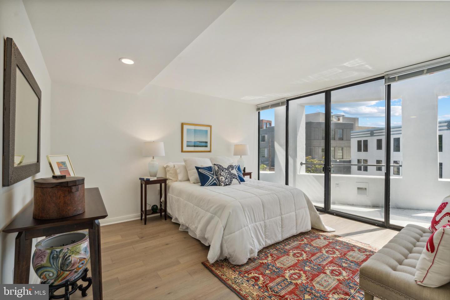 649 C ST SE #406, WASHINGTON, District Of Columbia 20003, 1 Bedroom Bedrooms, ,1 BathroomBathrooms,Residential,For sale,649 C ST SE #406,DCDC2203354 MLS # DCDC2203354