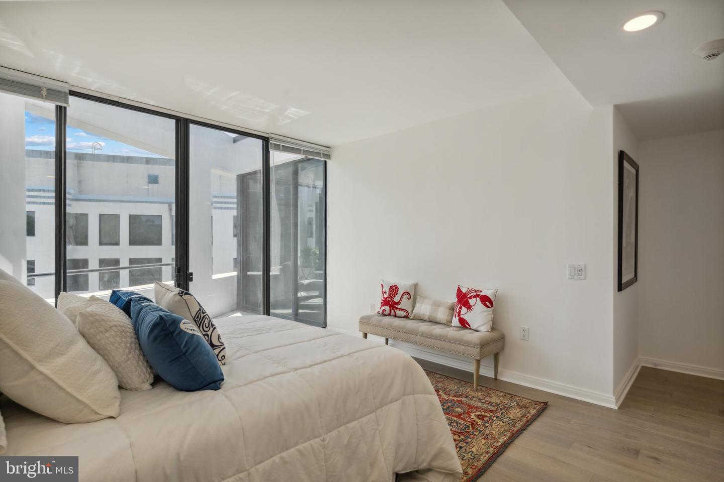 649 C ST SE #406, WASHINGTON, District Of Columbia 20003, 1 Bedroom Bedrooms, ,1 BathroomBathrooms,Residential,For sale,649 C ST SE #406,DCDC2203354 MLS # DCDC2203354