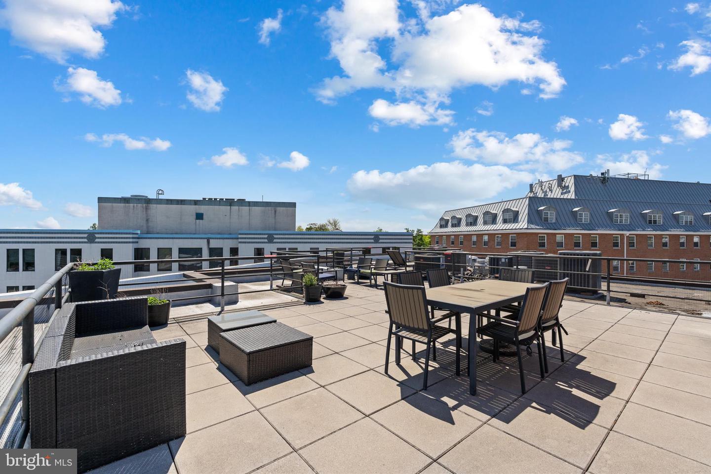 649 C ST SE #406, WASHINGTON, District Of Columbia 20003, 1 Bedroom Bedrooms, ,1 BathroomBathrooms,Residential,For sale,649 C ST SE #406,DCDC2203354 MLS # DCDC2203354