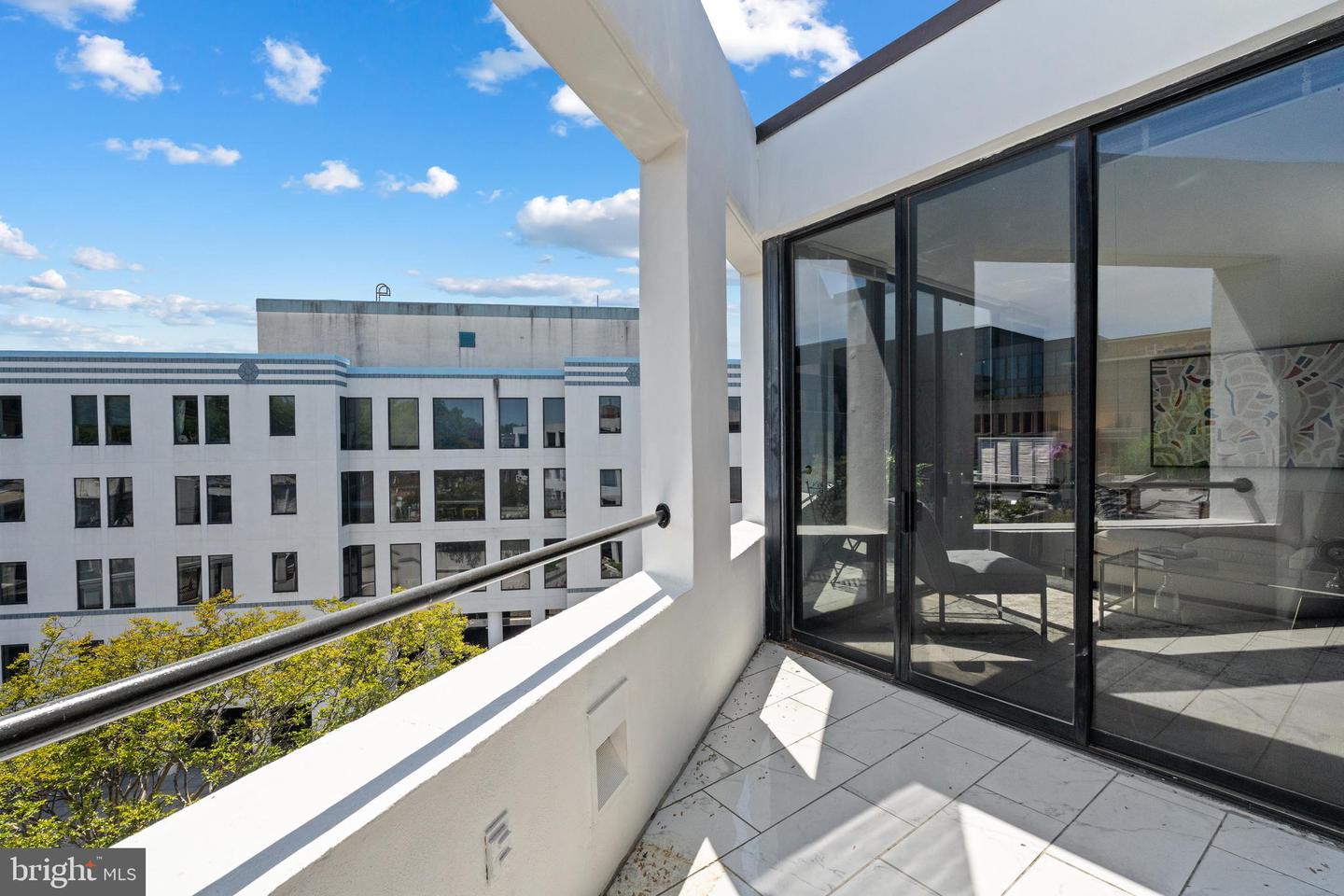 649 C ST SE #406, WASHINGTON, District Of Columbia 20003, 1 Bedroom Bedrooms, ,1 BathroomBathrooms,Residential,For sale,649 C ST SE #406,DCDC2203354 MLS # DCDC2203354