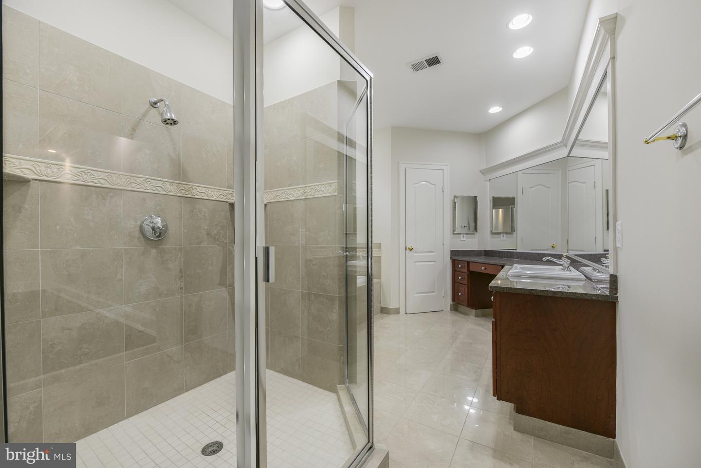 1496 EVANS FARM DR, MCLEAN, Virginia 22101, 4 Bedrooms Bedrooms, ,5 BathroomsBathrooms,Residential,For sale,1496 EVANS FARM DR,VAFX2244476 MLS # VAFX2244476