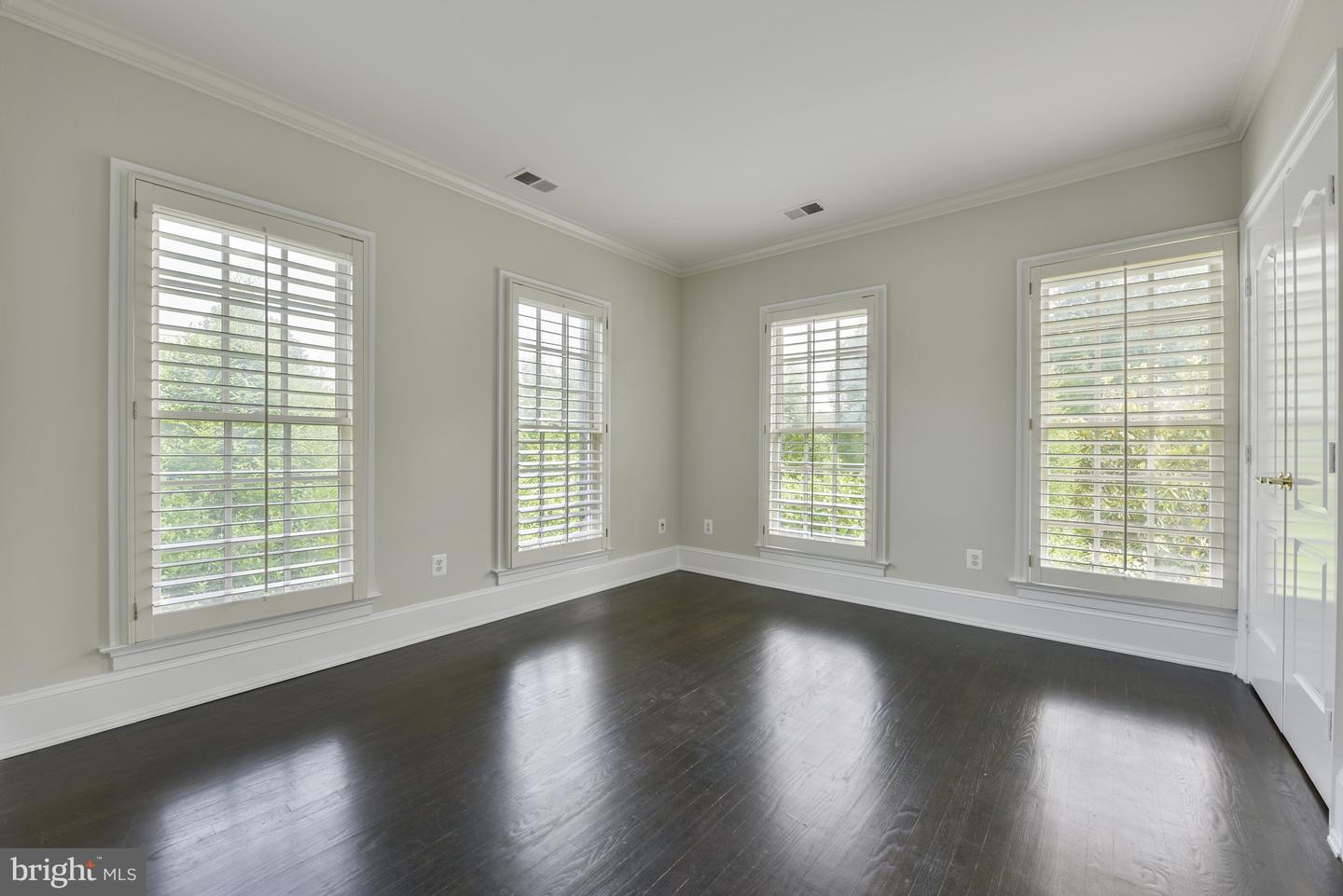 1496 EVANS FARM DR, MCLEAN, Virginia 22101, 4 Bedrooms Bedrooms, ,5 BathroomsBathrooms,Residential,For sale,1496 EVANS FARM DR,VAFX2244476 MLS # VAFX2244476