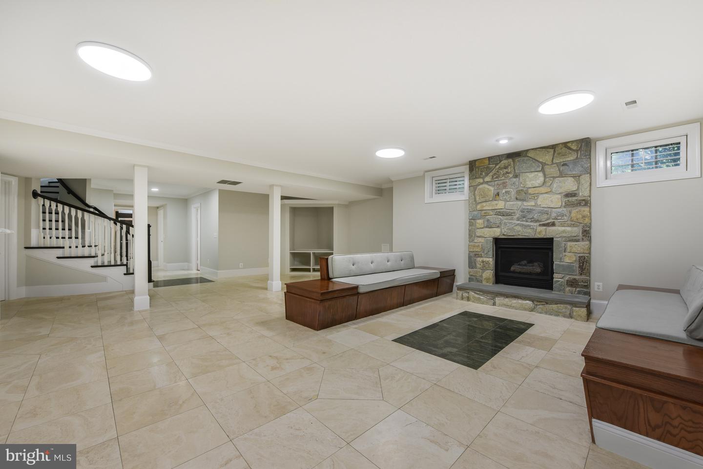 1496 EVANS FARM DR, MCLEAN, Virginia 22101, 4 Bedrooms Bedrooms, ,5 BathroomsBathrooms,Residential,For sale,1496 EVANS FARM DR,VAFX2244476 MLS # VAFX2244476