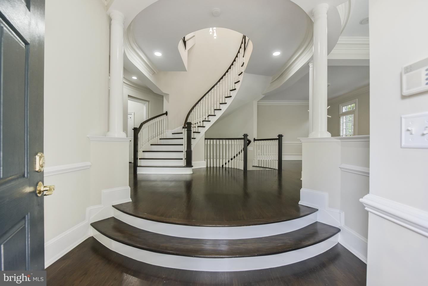 1496 EVANS FARM DR, MCLEAN, Virginia 22101, 4 Bedrooms Bedrooms, ,5 BathroomsBathrooms,Residential,For sale,1496 EVANS FARM DR,VAFX2244476 MLS # VAFX2244476