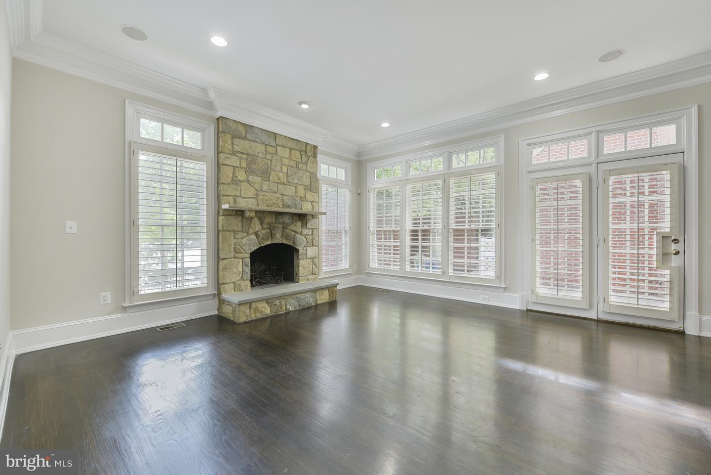 1496 EVANS FARM DR, MCLEAN, Virginia 22101, 4 Bedrooms Bedrooms, ,5 BathroomsBathrooms,Residential,For sale,1496 EVANS FARM DR,VAFX2244476 MLS # VAFX2244476