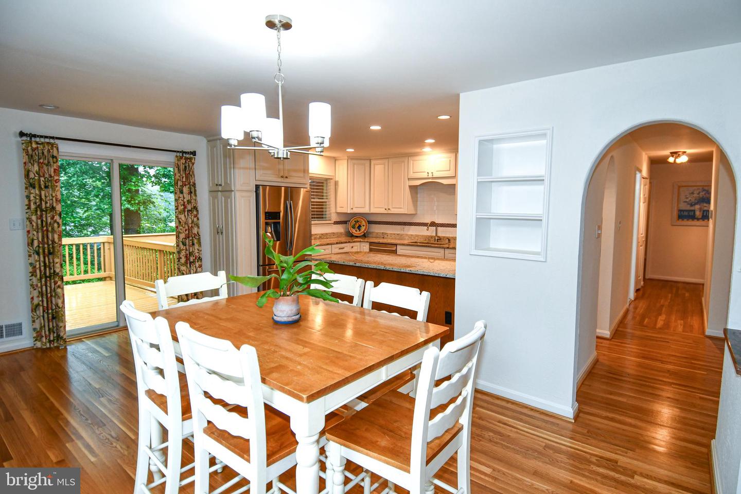 7801 CARRLEIGH PKWY, SPRINGFIELD, Virginia 22152, 5 Bedrooms Bedrooms, ,2 BathroomsBathrooms,Residential,For sale,7801 CARRLEIGH PKWY,VAFX2244440 MLS # VAFX2244440