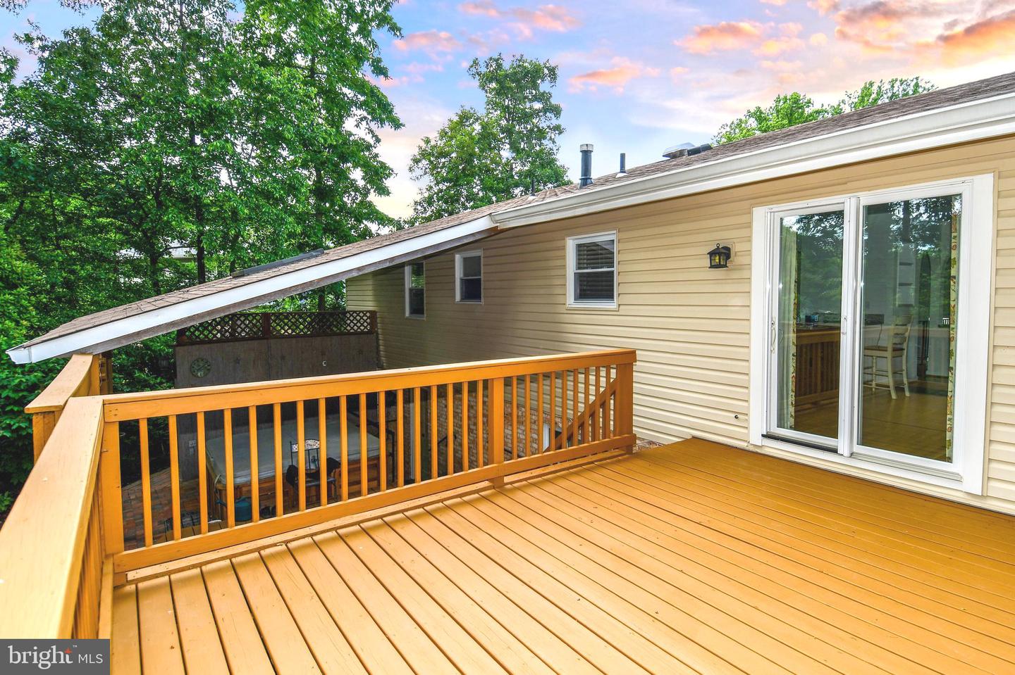 7801 CARRLEIGH PKWY, SPRINGFIELD, Virginia 22152, 5 Bedrooms Bedrooms, ,2 BathroomsBathrooms,Residential,For sale,7801 CARRLEIGH PKWY,VAFX2244440 MLS # VAFX2244440