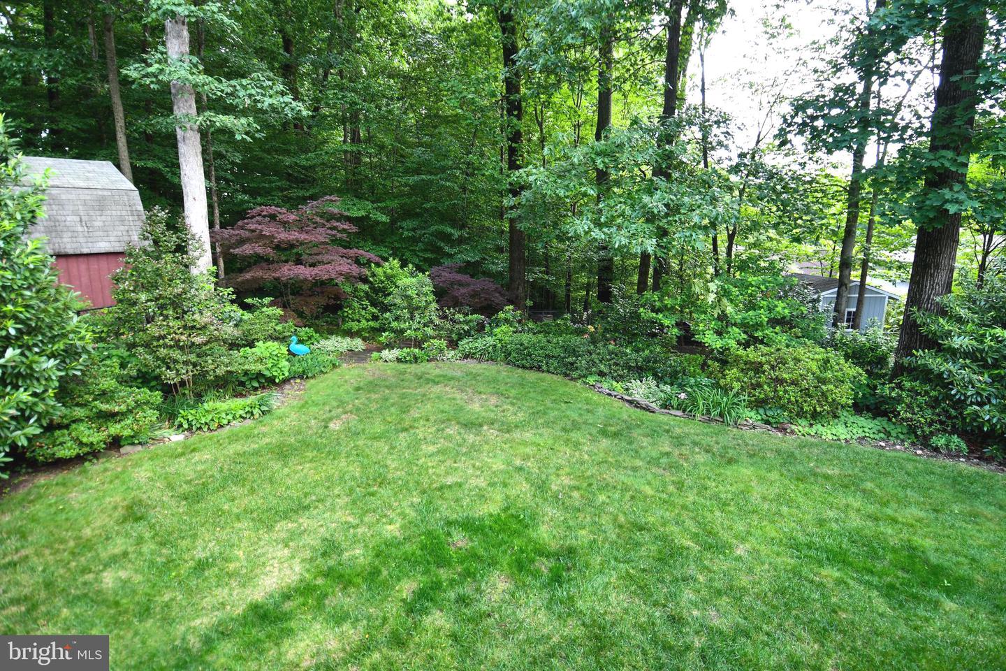 7801 CARRLEIGH PKWY, SPRINGFIELD, Virginia 22152, 5 Bedrooms Bedrooms, ,2 BathroomsBathrooms,Residential,For sale,7801 CARRLEIGH PKWY,VAFX2244440 MLS # VAFX2244440