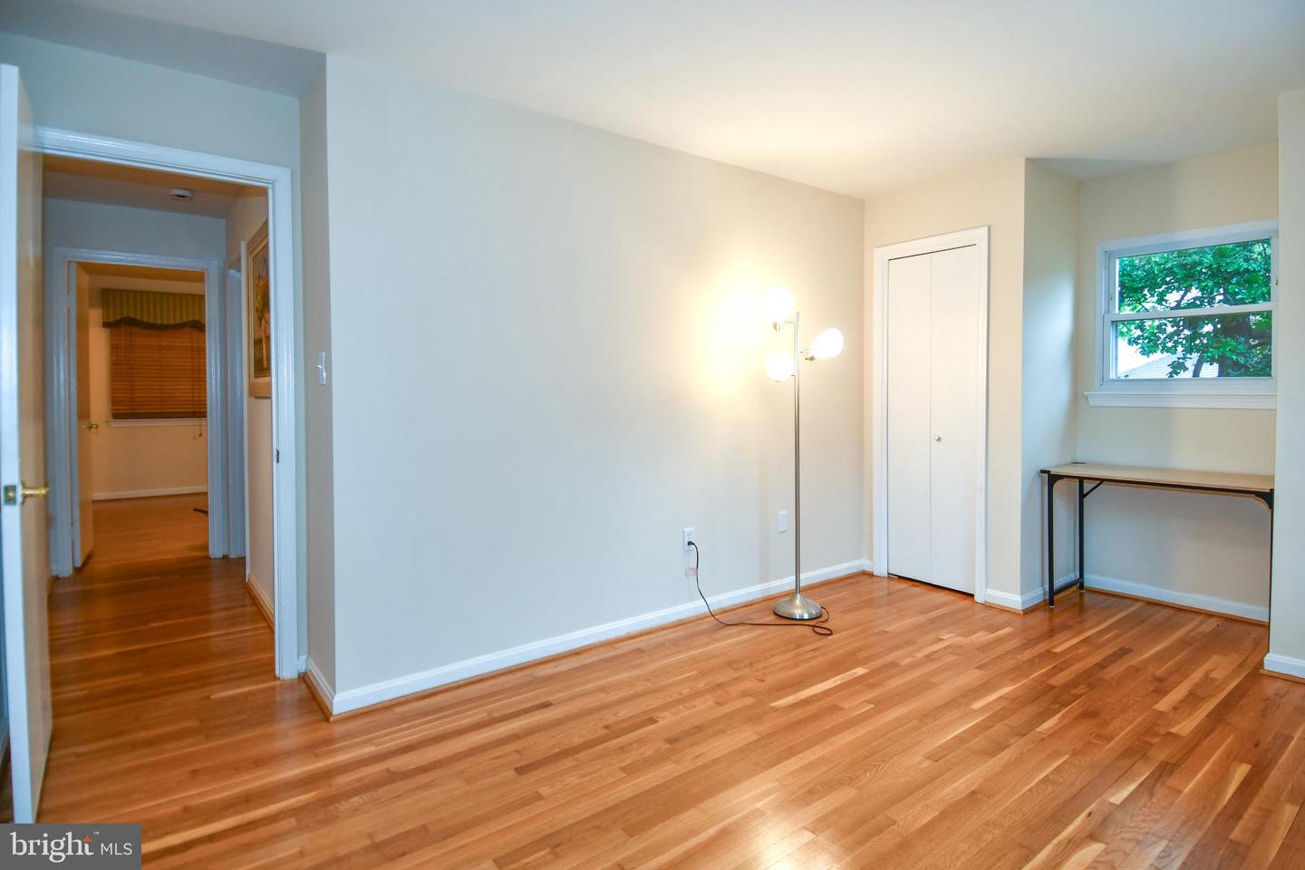 7801 CARRLEIGH PKWY, SPRINGFIELD, Virginia 22152, 5 Bedrooms Bedrooms, ,2 BathroomsBathrooms,Residential,For sale,7801 CARRLEIGH PKWY,VAFX2244440 MLS # VAFX2244440