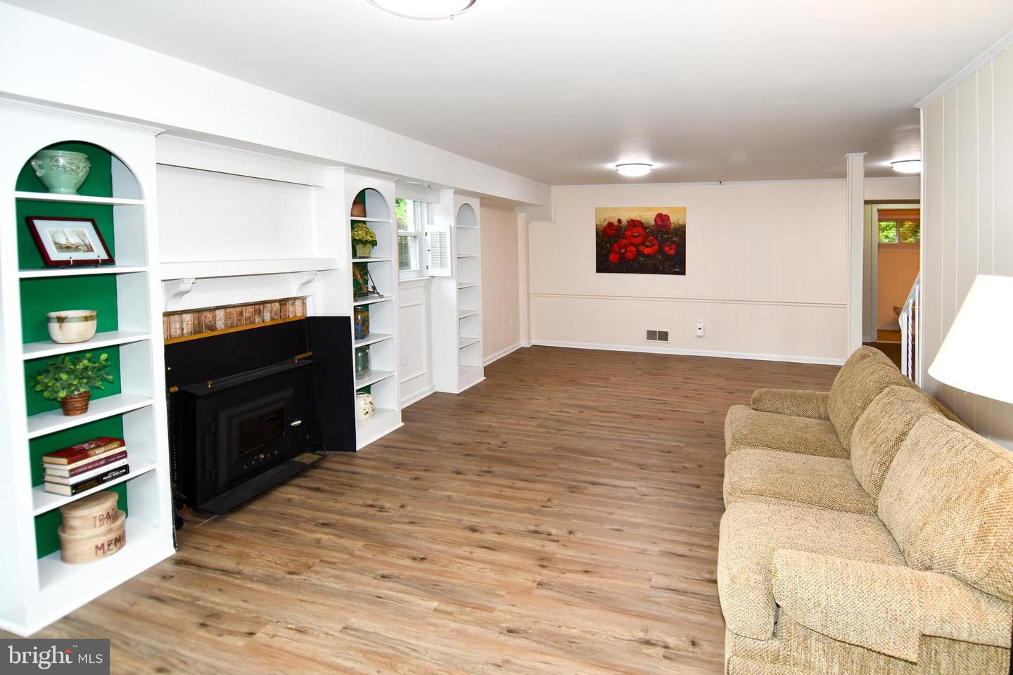 7801 CARRLEIGH PKWY, SPRINGFIELD, Virginia 22152, 5 Bedrooms Bedrooms, ,2 BathroomsBathrooms,Residential,For sale,7801 CARRLEIGH PKWY,VAFX2244440 MLS # VAFX2244440