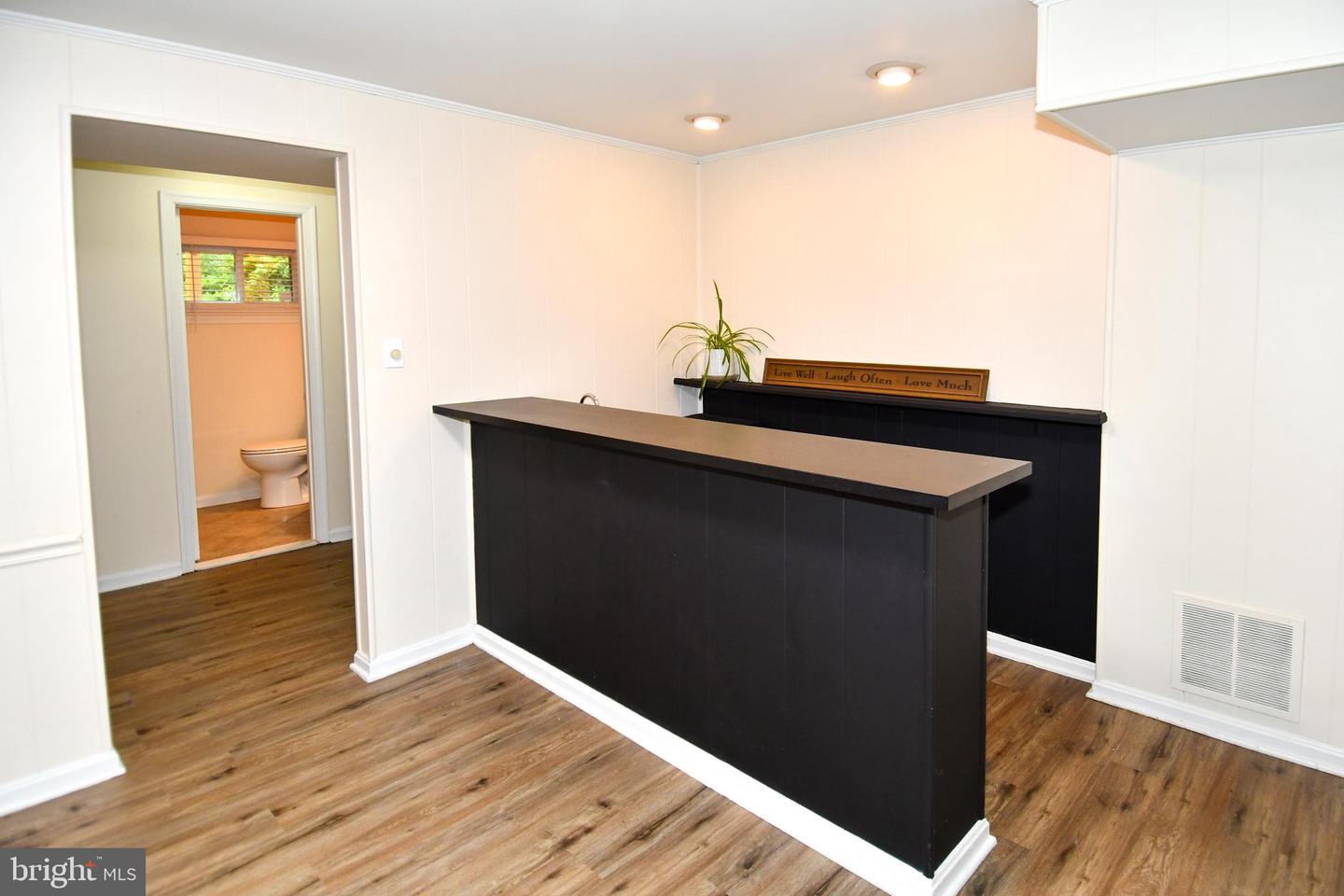 7801 CARRLEIGH PKWY, SPRINGFIELD, Virginia 22152, 5 Bedrooms Bedrooms, ,2 BathroomsBathrooms,Residential,For sale,7801 CARRLEIGH PKWY,VAFX2244440 MLS # VAFX2244440