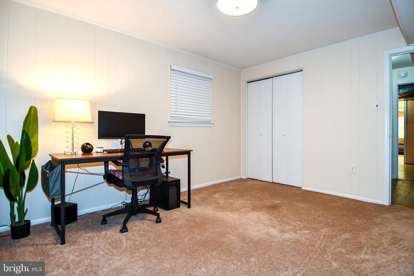 7801 CARRLEIGH PKWY, SPRINGFIELD, Virginia 22152, 5 Bedrooms Bedrooms, ,2 BathroomsBathrooms,Residential,For sale,7801 CARRLEIGH PKWY,VAFX2244440 MLS # VAFX2244440