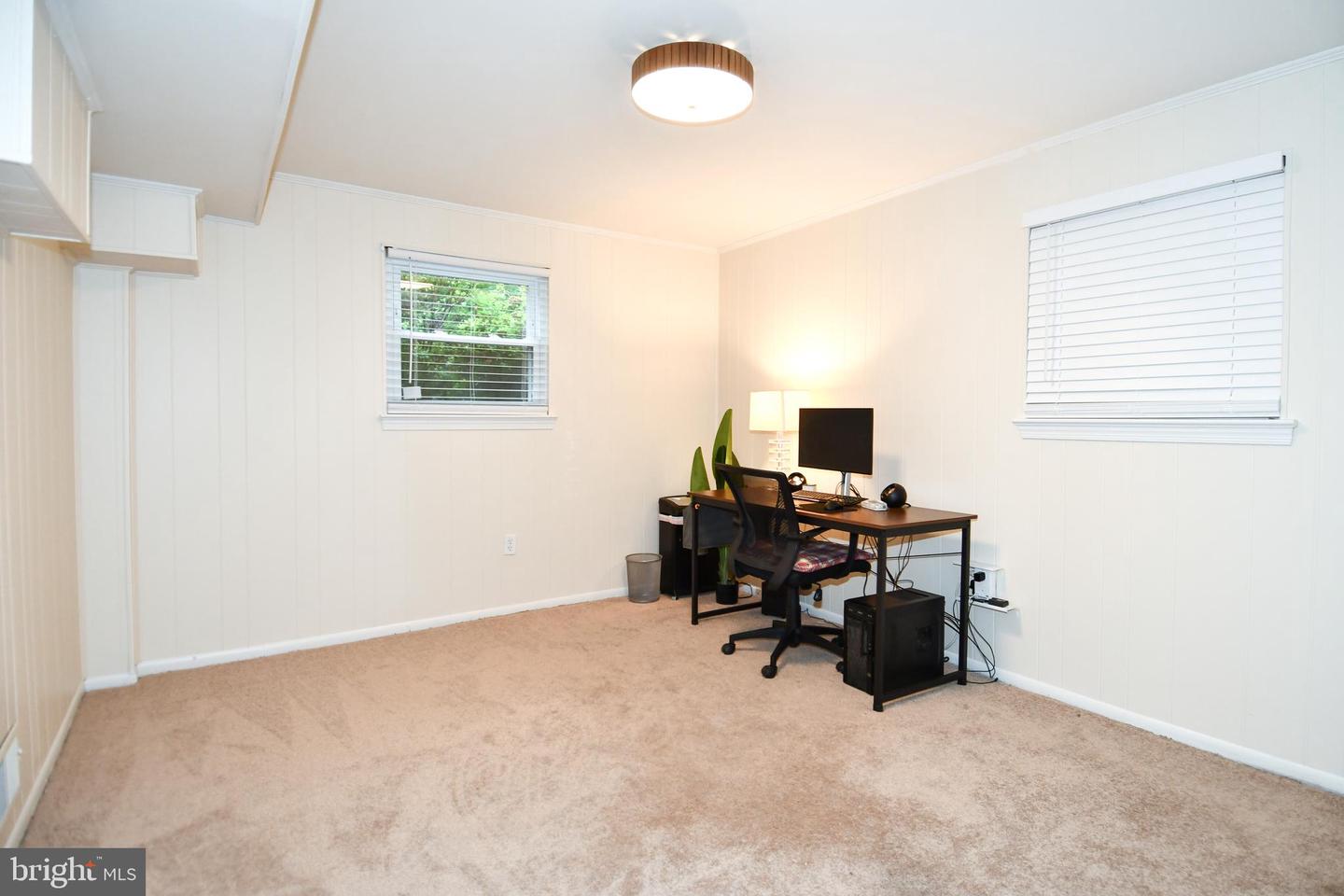 7801 CARRLEIGH PKWY, SPRINGFIELD, Virginia 22152, 5 Bedrooms Bedrooms, ,2 BathroomsBathrooms,Residential,For sale,7801 CARRLEIGH PKWY,VAFX2244440 MLS # VAFX2244440