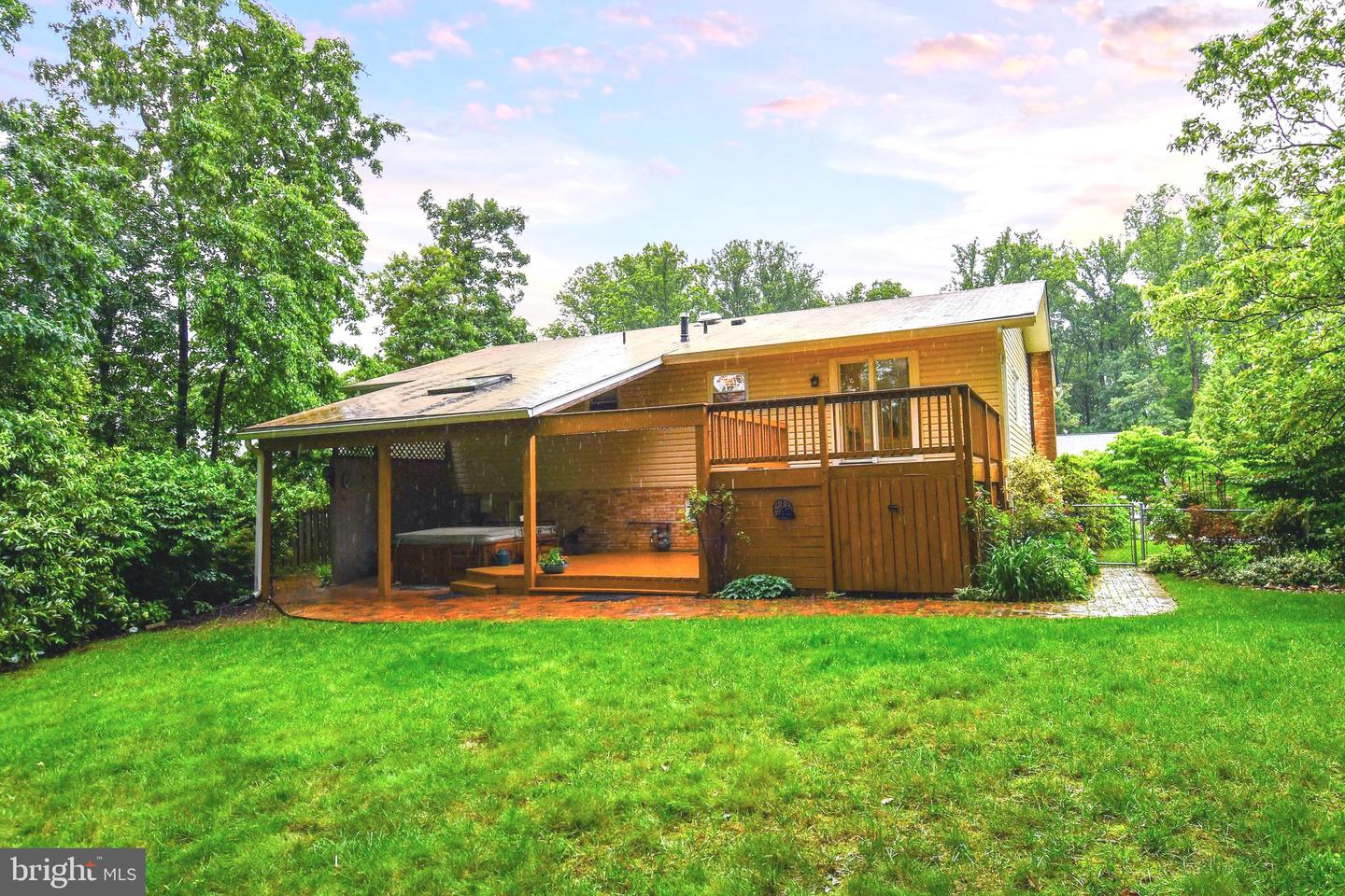 7801 CARRLEIGH PKWY, SPRINGFIELD, Virginia 22152, 5 Bedrooms Bedrooms, ,2 BathroomsBathrooms,Residential,For sale,7801 CARRLEIGH PKWY,VAFX2244440 MLS # VAFX2244440