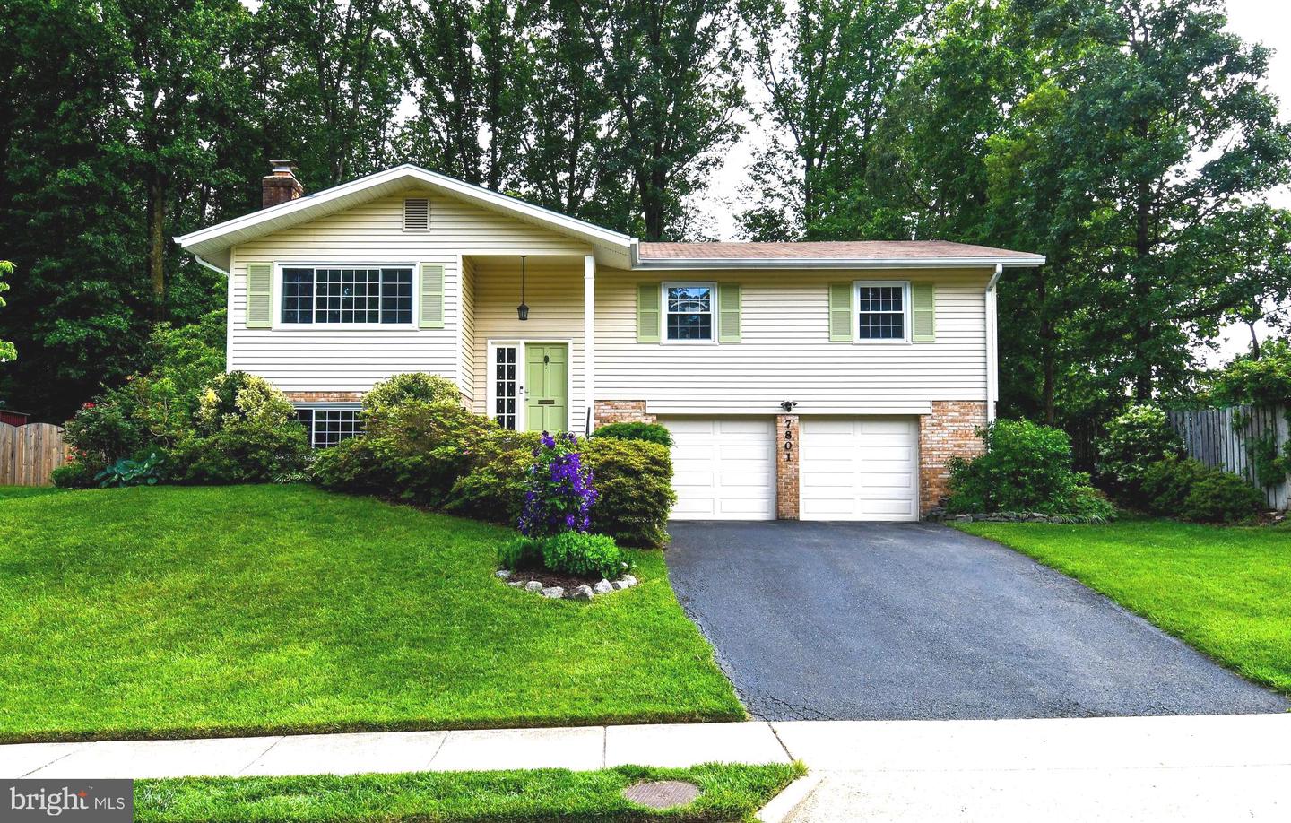7801 CARRLEIGH PKWY, SPRINGFIELD, Virginia 22152, 5 Bedrooms Bedrooms, ,2 BathroomsBathrooms,Residential,For sale,7801 CARRLEIGH PKWY,VAFX2244440 MLS # VAFX2244440