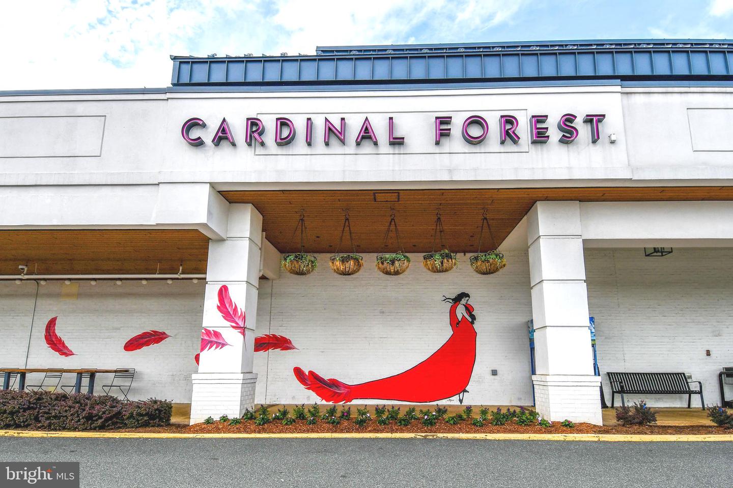 7801 CARRLEIGH PKWY, SPRINGFIELD, Virginia 22152, 5 Bedrooms Bedrooms, ,2 BathroomsBathrooms,Residential,For sale,7801 CARRLEIGH PKWY,VAFX2244440 MLS # VAFX2244440