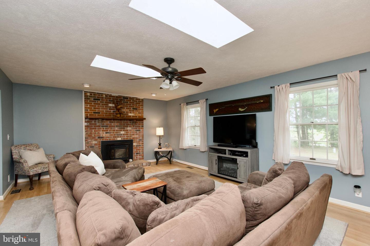 860 HARTWOOD RD, FREDERICKSBURG, Virginia 22406, 5 Bedrooms Bedrooms, ,2 BathroomsBathrooms,Residential,For sale,860 HARTWOOD RD,VAST2039312 MLS # VAST2039312