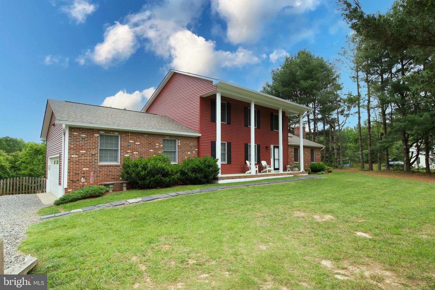 860 HARTWOOD RD, FREDERICKSBURG, Virginia 22406, 5 Bedrooms Bedrooms, ,2 BathroomsBathrooms,Residential,For sale,860 HARTWOOD RD,VAST2039312 MLS # VAST2039312