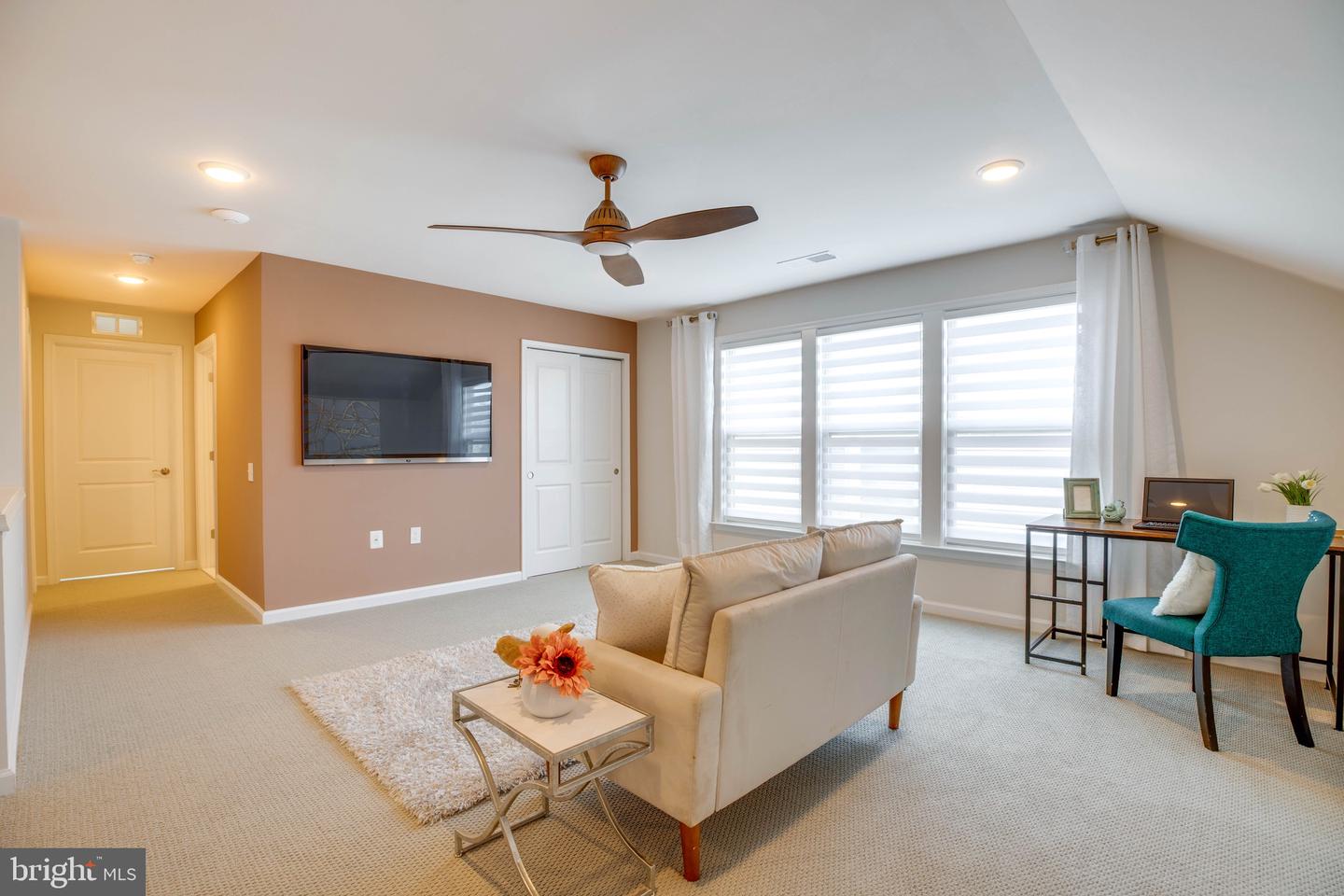 6868 MOONSTONE PEONY LN, HAYMARKET, Virginia 20169, 3 Bedrooms Bedrooms, ,3 BathroomsBathrooms,Residential,For sale,6868 MOONSTONE PEONY LN,VAPW2095924 MLS # VAPW2095924