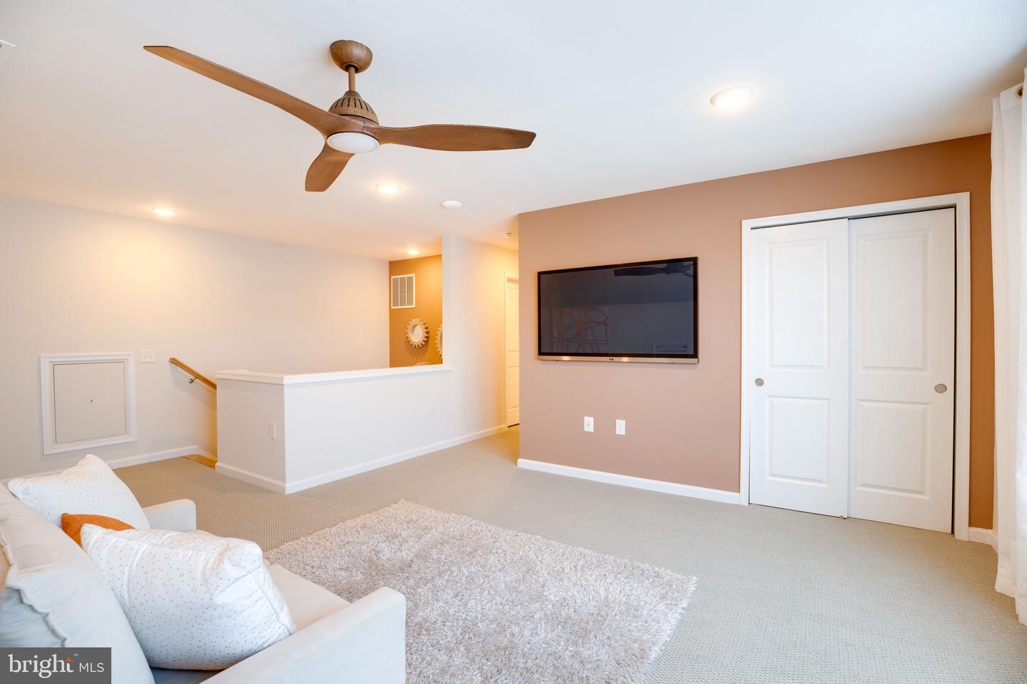 6868 MOONSTONE PEONY LN, HAYMARKET, Virginia 20169, 3 Bedrooms Bedrooms, ,3 BathroomsBathrooms,Residential,For sale,6868 MOONSTONE PEONY LN,VAPW2095924 MLS # VAPW2095924