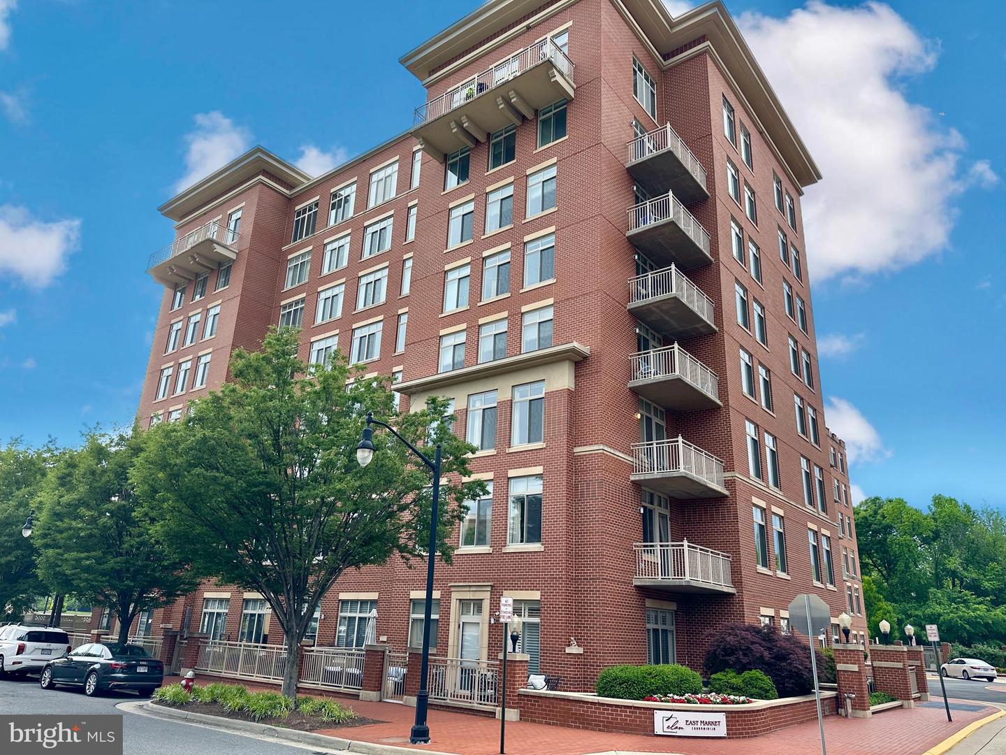 4490 MARKET COMMONS DR #302, FAIRFAX, Virginia 22033, 2 Bedrooms Bedrooms, ,2 BathroomsBathrooms,Residential,For sale,4490 MARKET COMMONS DR #302,VAFX2244718 MLS # VAFX2244718