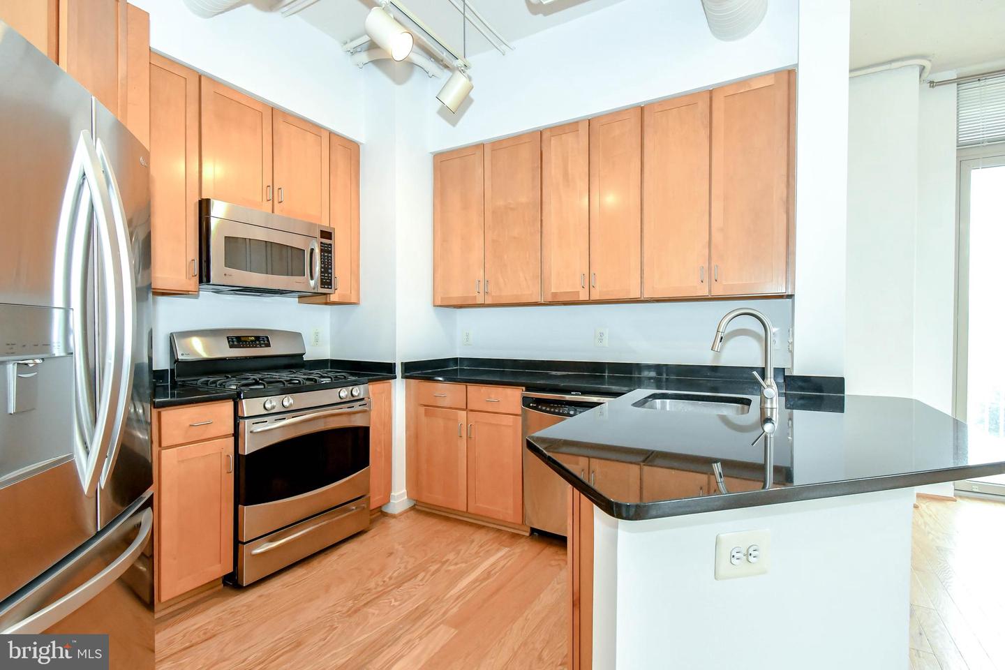 4490 MARKET COMMONS DR #302, FAIRFAX, Virginia 22033, 2 Bedrooms Bedrooms, ,2 BathroomsBathrooms,Residential,For sale,4490 MARKET COMMONS DR #302,VAFX2244718 MLS # VAFX2244718