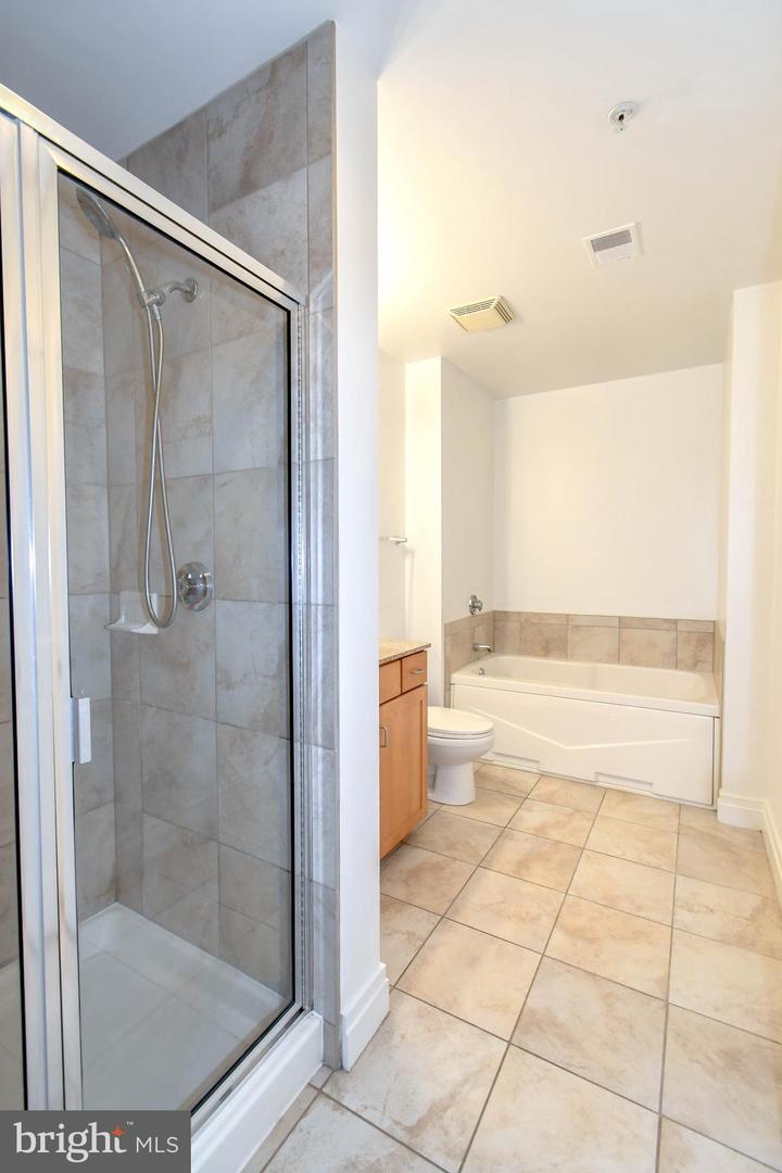 4490 MARKET COMMONS DR #302, FAIRFAX, Virginia 22033, 2 Bedrooms Bedrooms, ,2 BathroomsBathrooms,Residential,For sale,4490 MARKET COMMONS DR #302,VAFX2244718 MLS # VAFX2244718