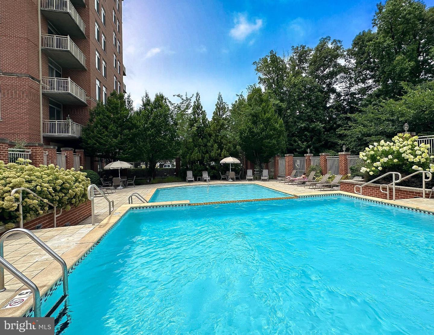 4490 MARKET COMMONS DR #302, FAIRFAX, Virginia 22033, 2 Bedrooms Bedrooms, ,2 BathroomsBathrooms,Residential,For sale,4490 MARKET COMMONS DR #302,VAFX2244718 MLS # VAFX2244718