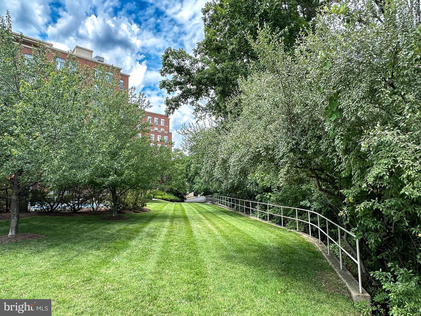 4490 MARKET COMMONS DR #302, FAIRFAX, Virginia 22033, 2 Bedrooms Bedrooms, ,2 BathroomsBathrooms,Residential,For sale,4490 MARKET COMMONS DR #302,VAFX2244718 MLS # VAFX2244718