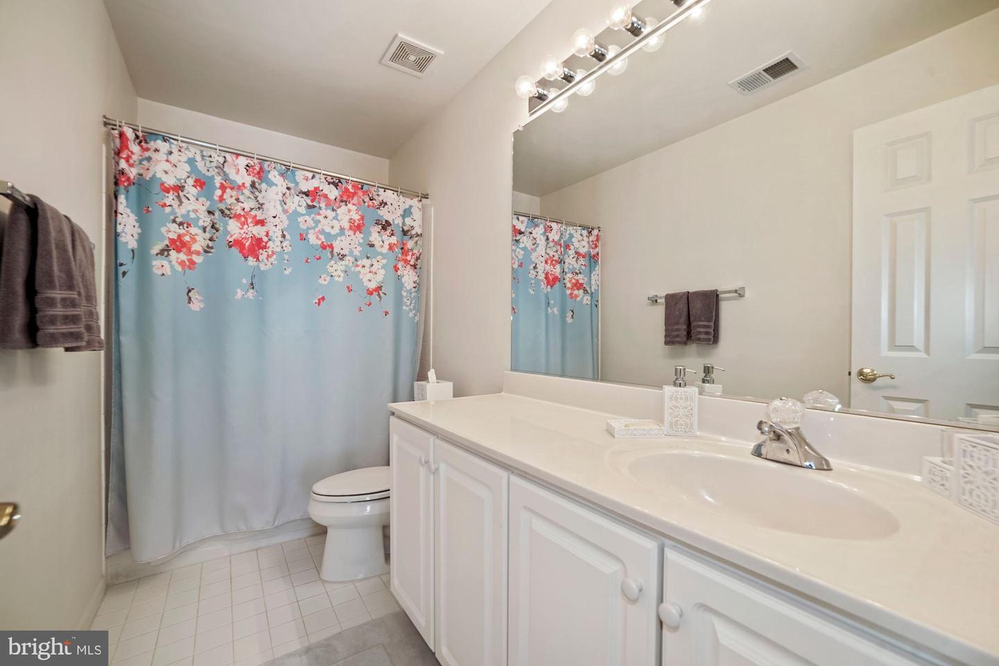 7261 CASTLEFIELD WAY, SPRINGFIELD, Virginia 22150, 3 Bedrooms Bedrooms, ,3 BathroomsBathrooms,Residential,For sale,7261 CASTLEFIELD WAY,VAFX2244758 MLS # VAFX2244758