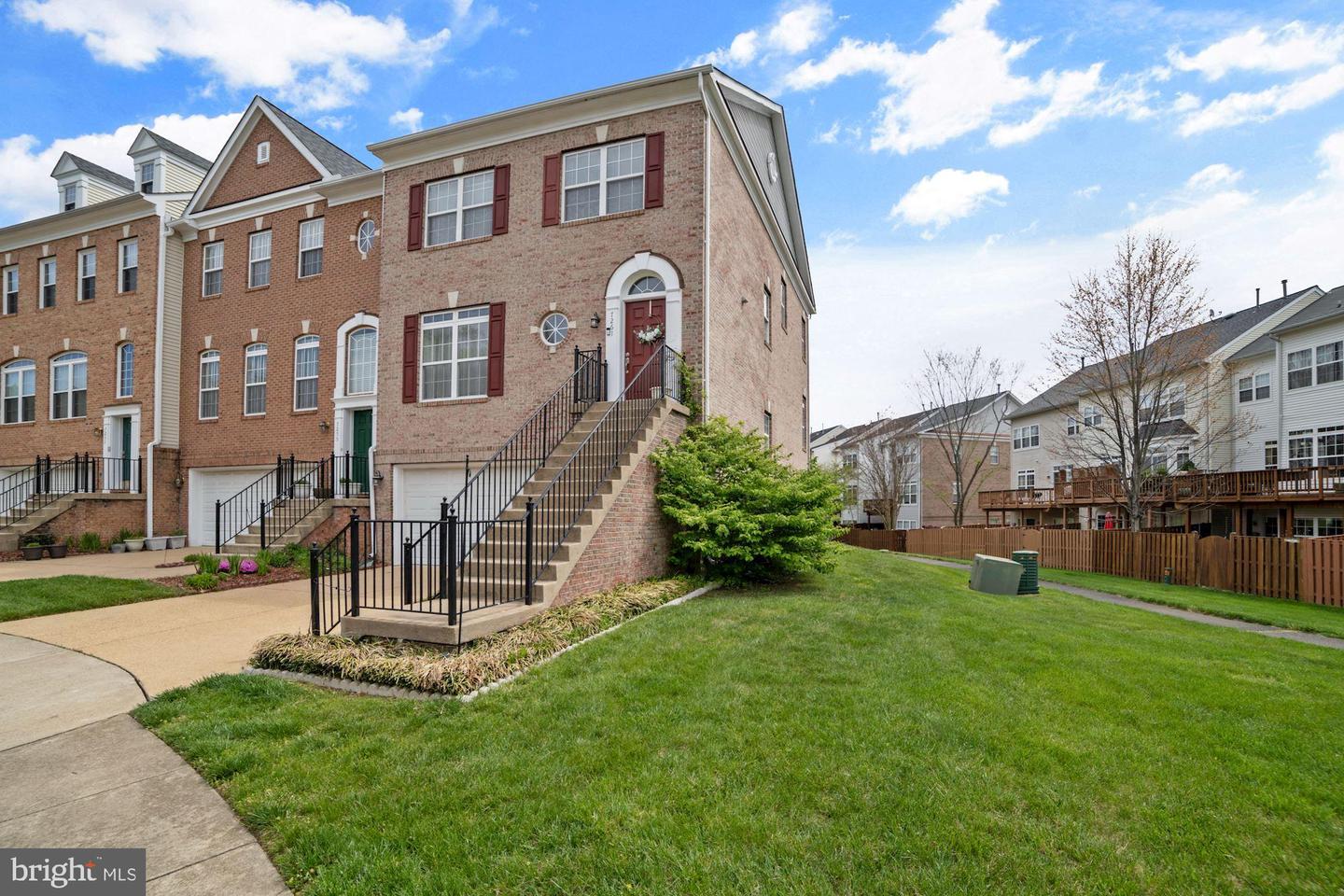 7261 CASTLEFIELD WAY, SPRINGFIELD, Virginia 22150, 3 Bedrooms Bedrooms, ,3 BathroomsBathrooms,Residential,For sale,7261 CASTLEFIELD WAY,VAFX2244758 MLS # VAFX2244758