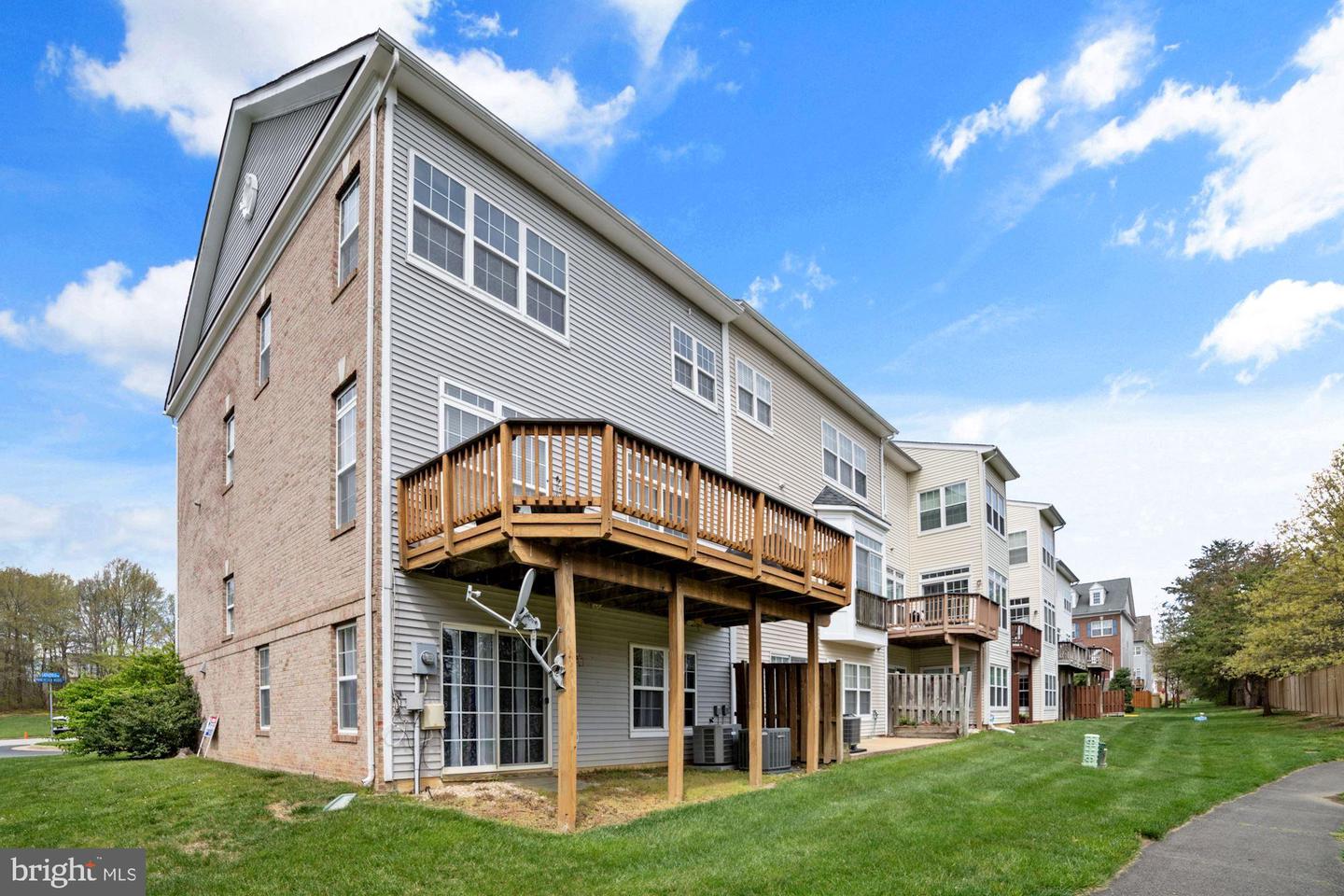 7261 CASTLEFIELD WAY, SPRINGFIELD, Virginia 22150, 3 Bedrooms Bedrooms, ,3 BathroomsBathrooms,Residential,For sale,7261 CASTLEFIELD WAY,VAFX2244758 MLS # VAFX2244758