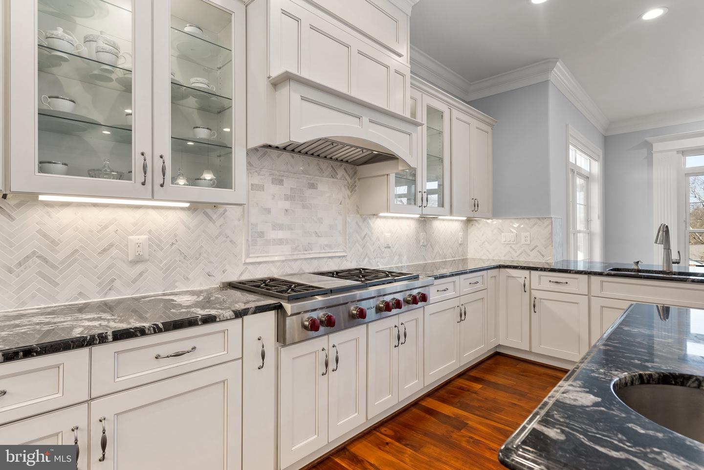 1718 CHATEAU CT, MCLEAN, Virginia 22101, 6 Bedrooms Bedrooms, ,6 BathroomsBathrooms,Residential,For sale,1718 CHATEAU CT,VAFX2244760 MLS # VAFX2244760