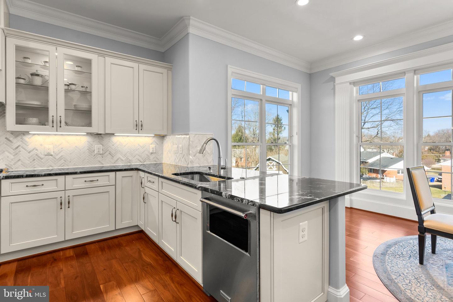1718 CHATEAU CT, MCLEAN, Virginia 22101, 6 Bedrooms Bedrooms, ,6 BathroomsBathrooms,Residential,For sale,1718 CHATEAU CT,VAFX2244760 MLS # VAFX2244760