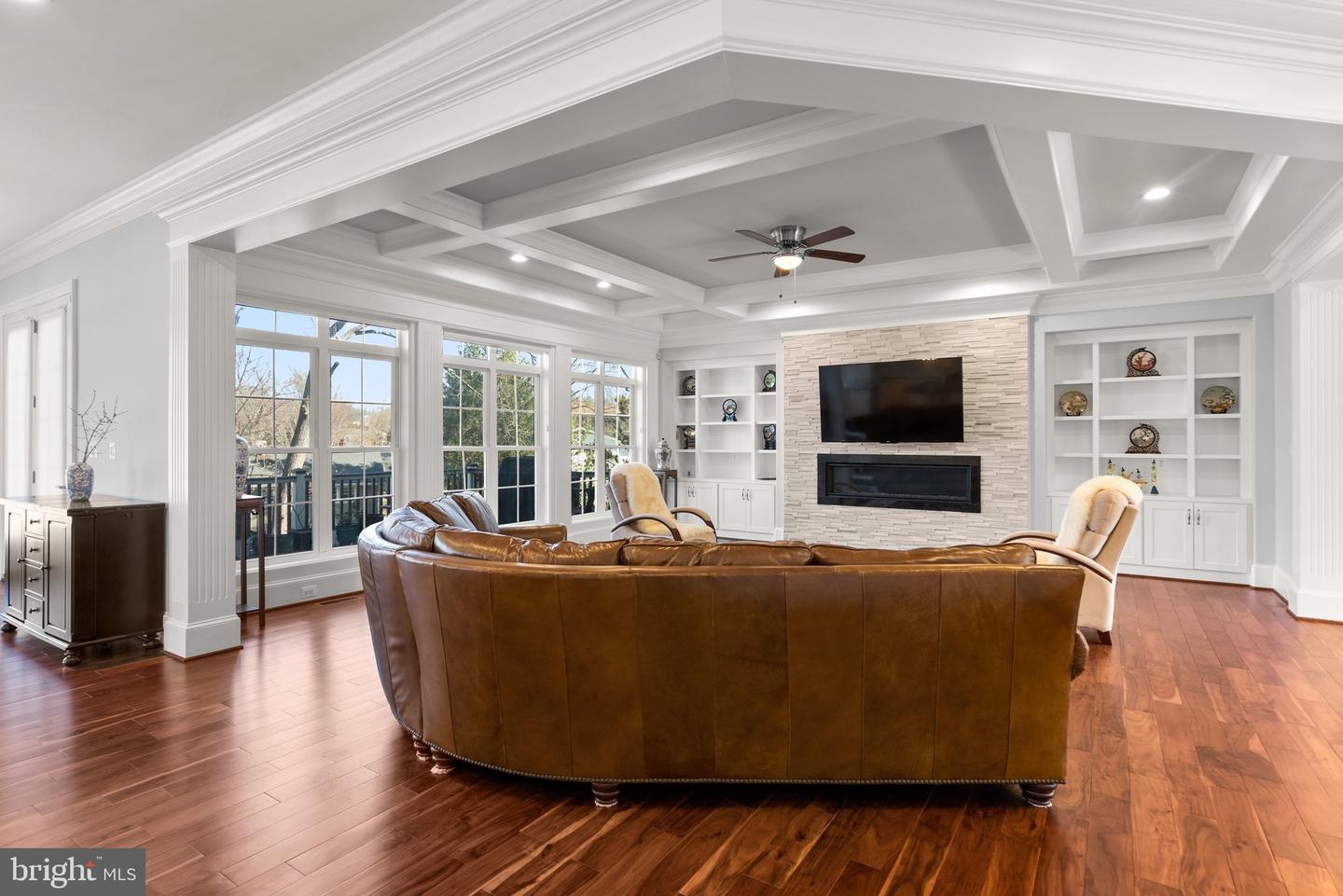 1718 CHATEAU CT, MCLEAN, Virginia 22101, 6 Bedrooms Bedrooms, ,6 BathroomsBathrooms,Residential,For sale,1718 CHATEAU CT,VAFX2244760 MLS # VAFX2244760