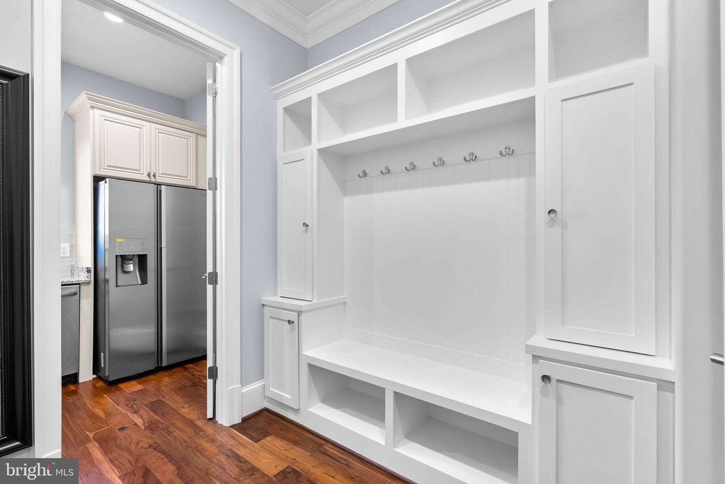 1718 CHATEAU CT, MCLEAN, Virginia 22101, 6 Bedrooms Bedrooms, ,6 BathroomsBathrooms,Residential,For sale,1718 CHATEAU CT,VAFX2244760 MLS # VAFX2244760