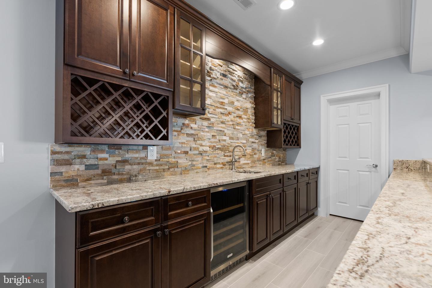1718 CHATEAU CT, MCLEAN, Virginia 22101, 6 Bedrooms Bedrooms, ,6 BathroomsBathrooms,Residential,For sale,1718 CHATEAU CT,VAFX2244760 MLS # VAFX2244760