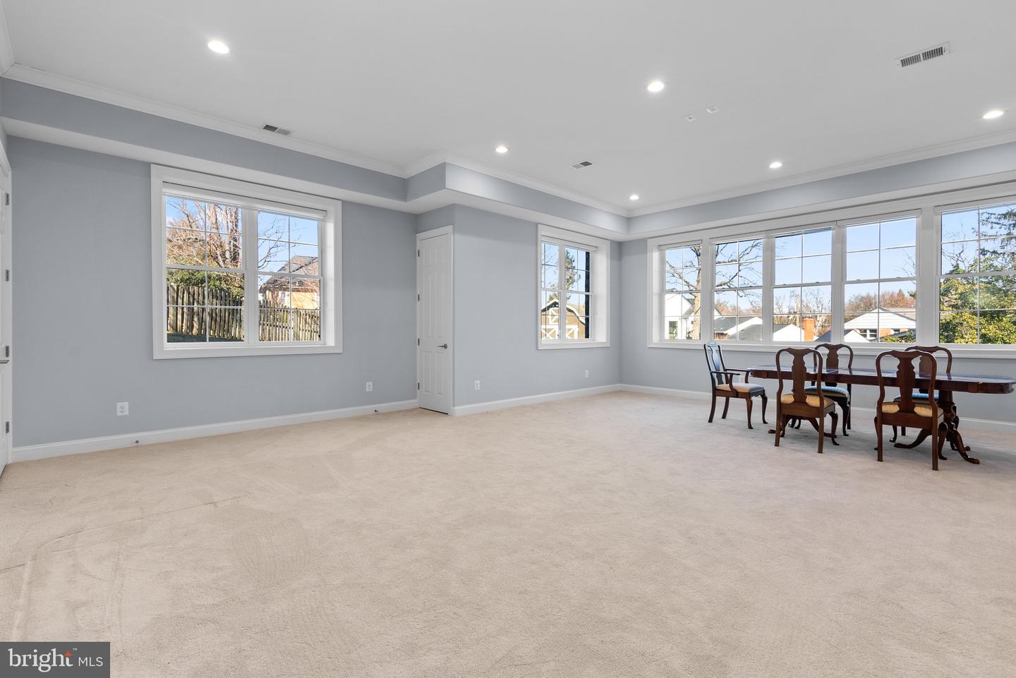 1718 CHATEAU CT, MCLEAN, Virginia 22101, 6 Bedrooms Bedrooms, ,6 BathroomsBathrooms,Residential,For sale,1718 CHATEAU CT,VAFX2244760 MLS # VAFX2244760